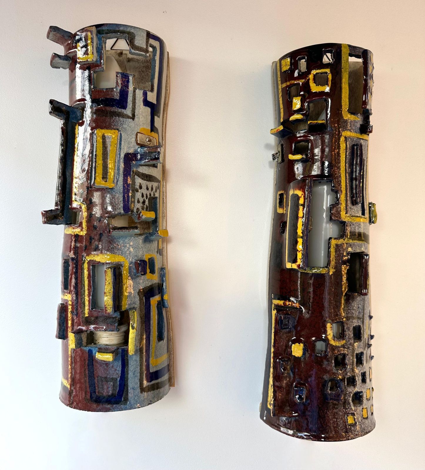 photo vinterior Pair Of Sconces Ceramic Enameled Sculpture. Italy, 1960s