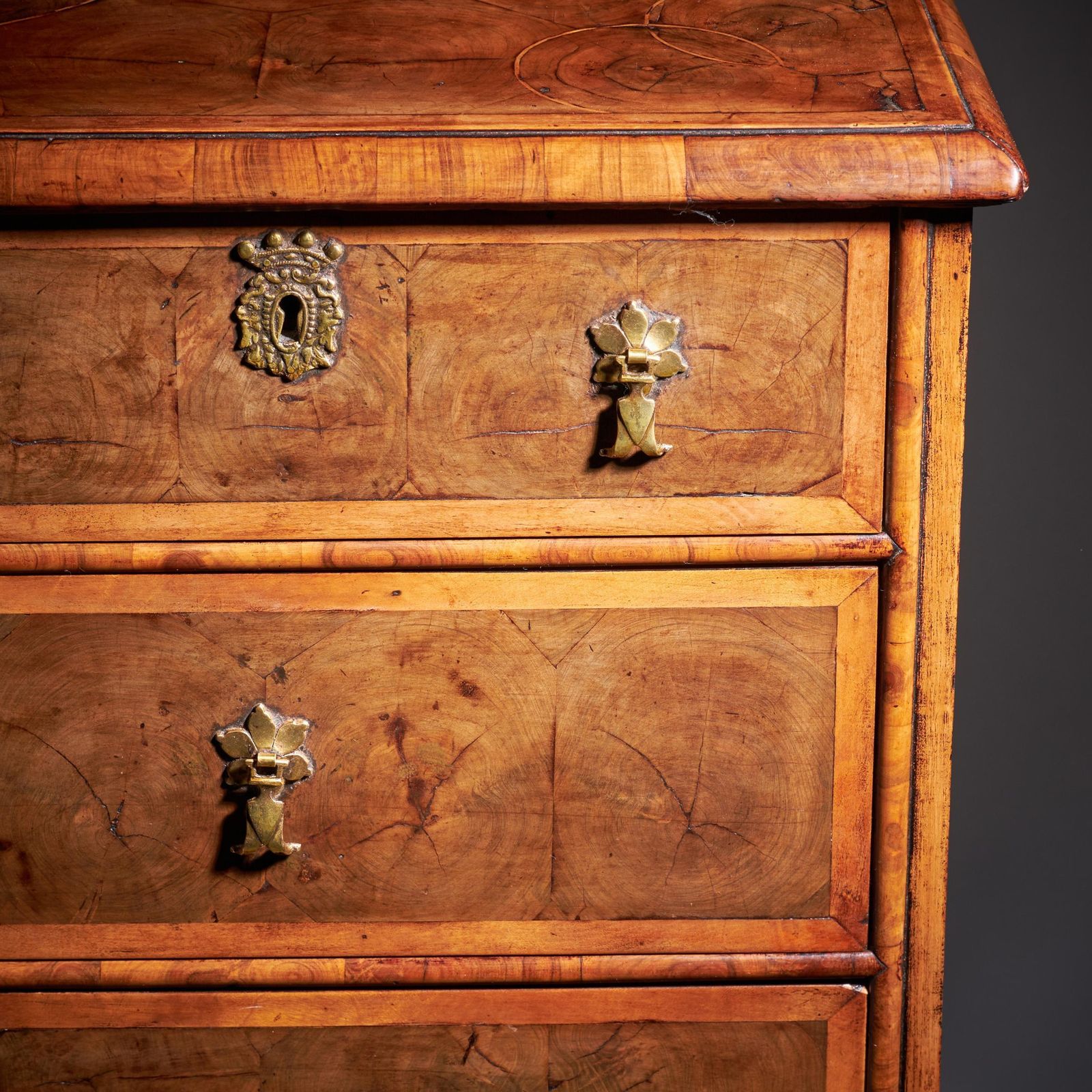 17th Century William And Mary Blond Olive Oyster Chest Of Drawers, Circa 1690 photo vinterior