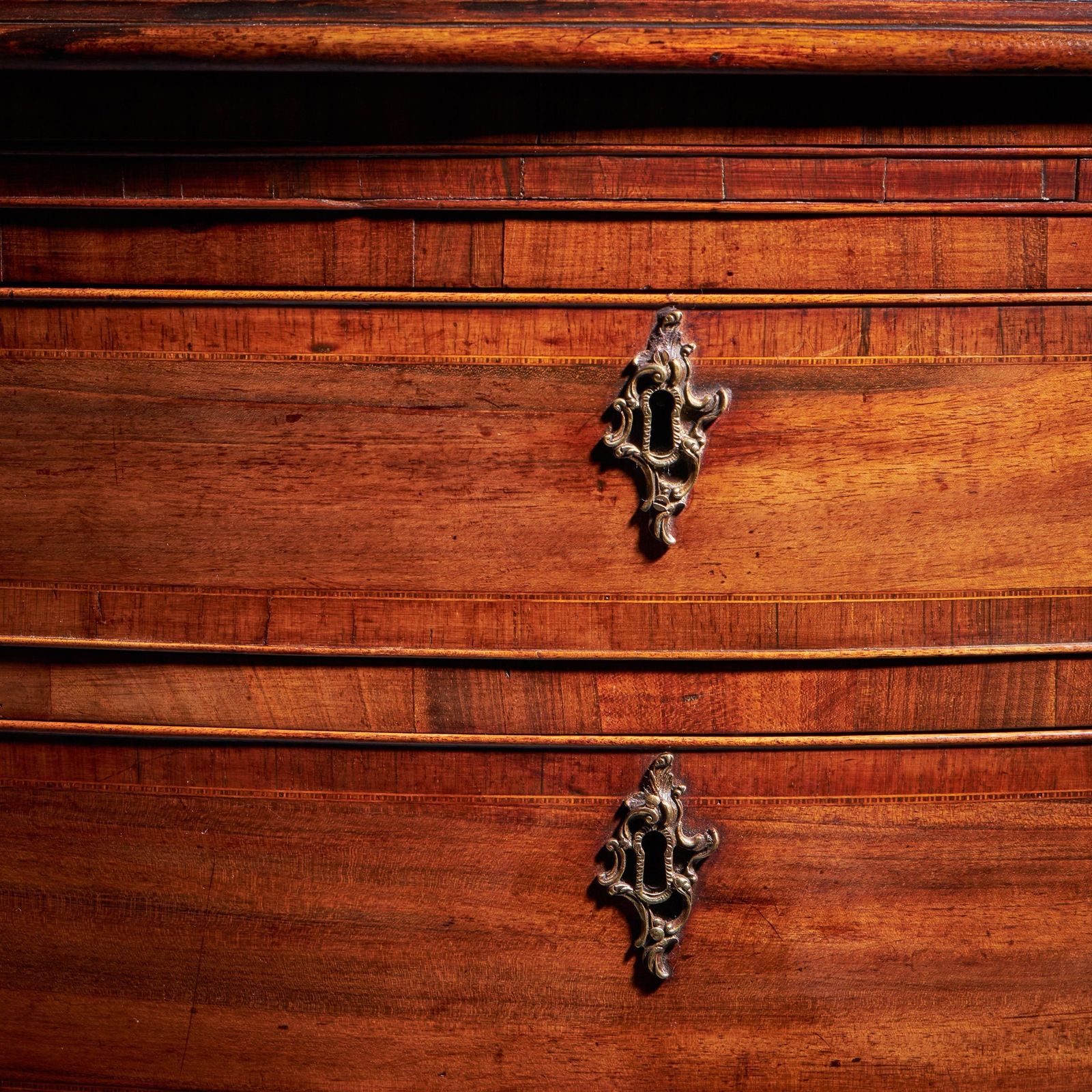 Important 18th Century Goncalo Alves Serpentine Chest Signed J N Teague 1779 photo vinterior