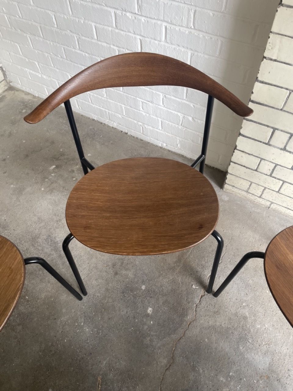 1x Carl Hansen & Søn Ch88t Chair Designed By Hans J Wegner In Oak With Black Powder Coated Frame photo Furniture