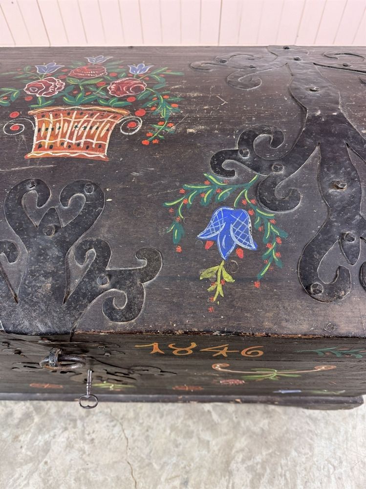 18th Century Marriage Chest, 18th Century And Earlier photo vinterior