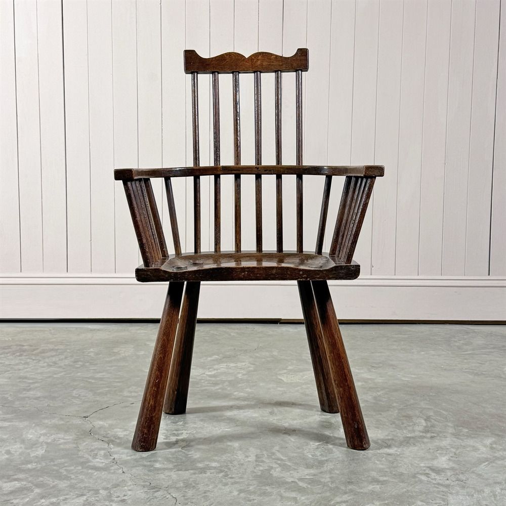 Small Comb Back Windsor Chair, 1800s