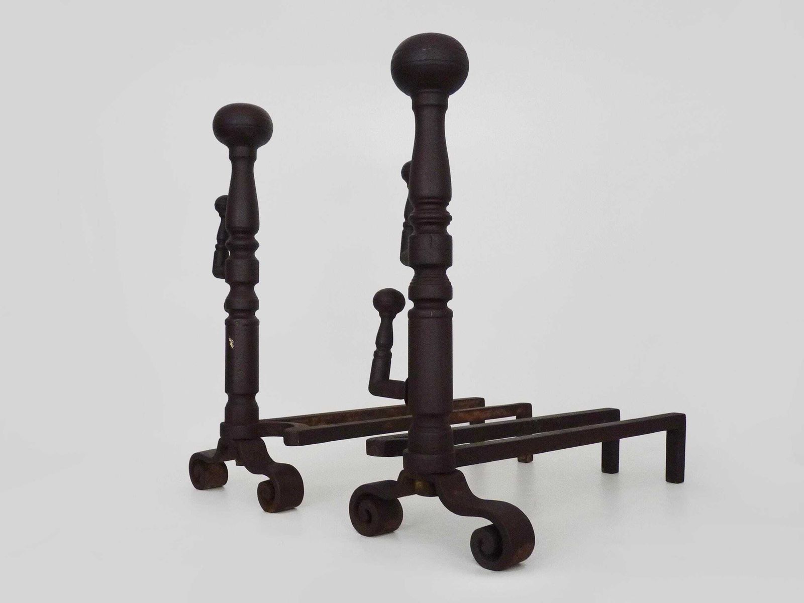 Groot Paar Smeedijzeren Haardbokkken. Frankrijk, 19e Eeuw. photo furniture