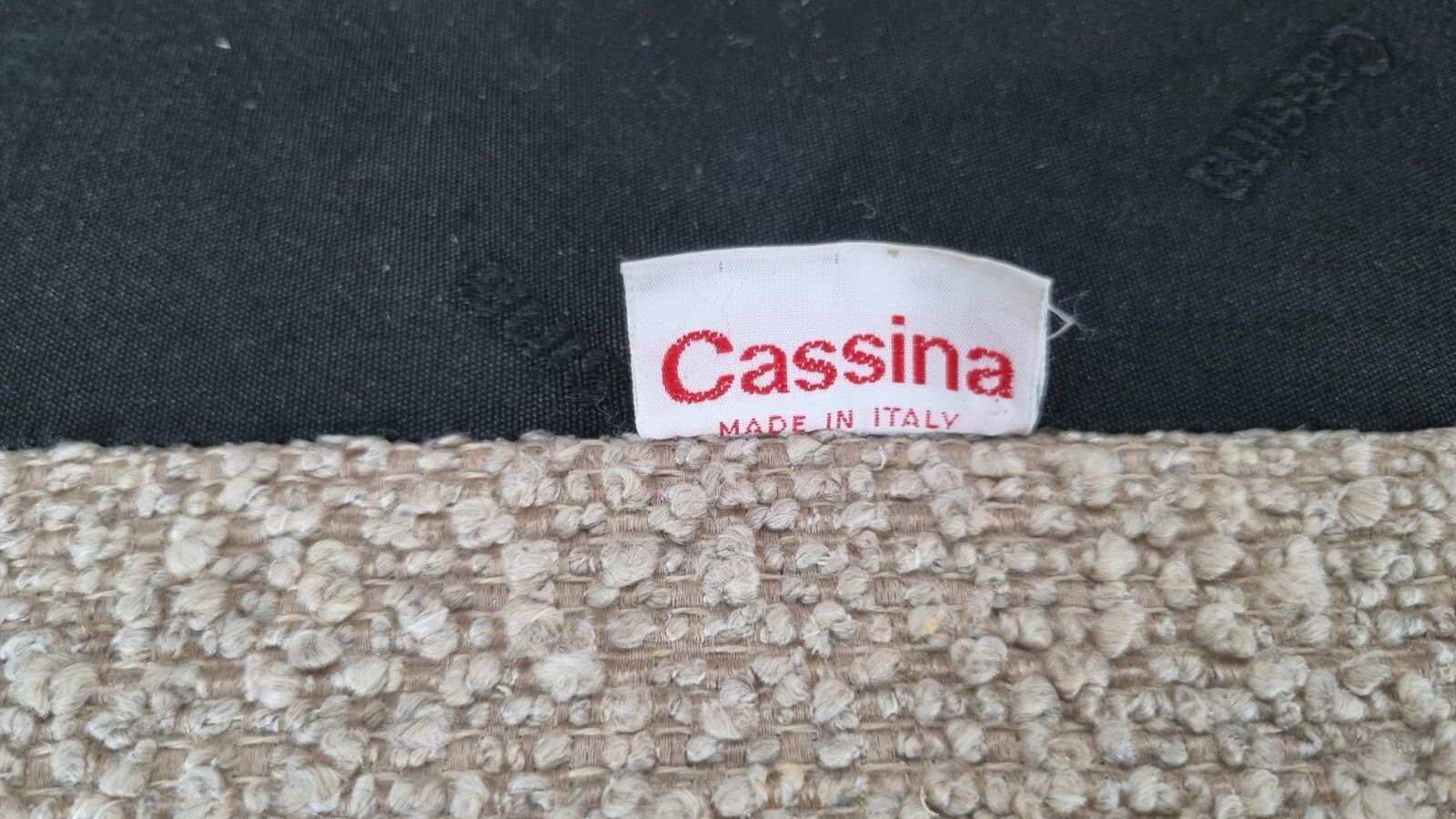 photo buy Cassina Maralunga 2 Seater In Honey Boucle In Excellent Condition