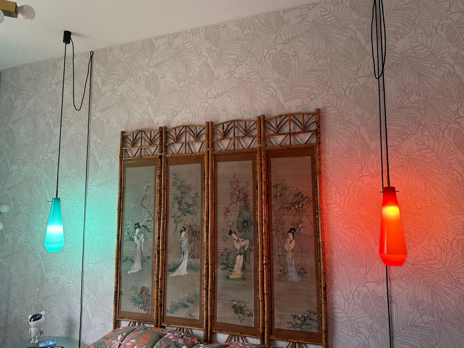 Pair Of Vistosi 1950 Green And Red Pendant Bedside Wall Lamps photo for sale