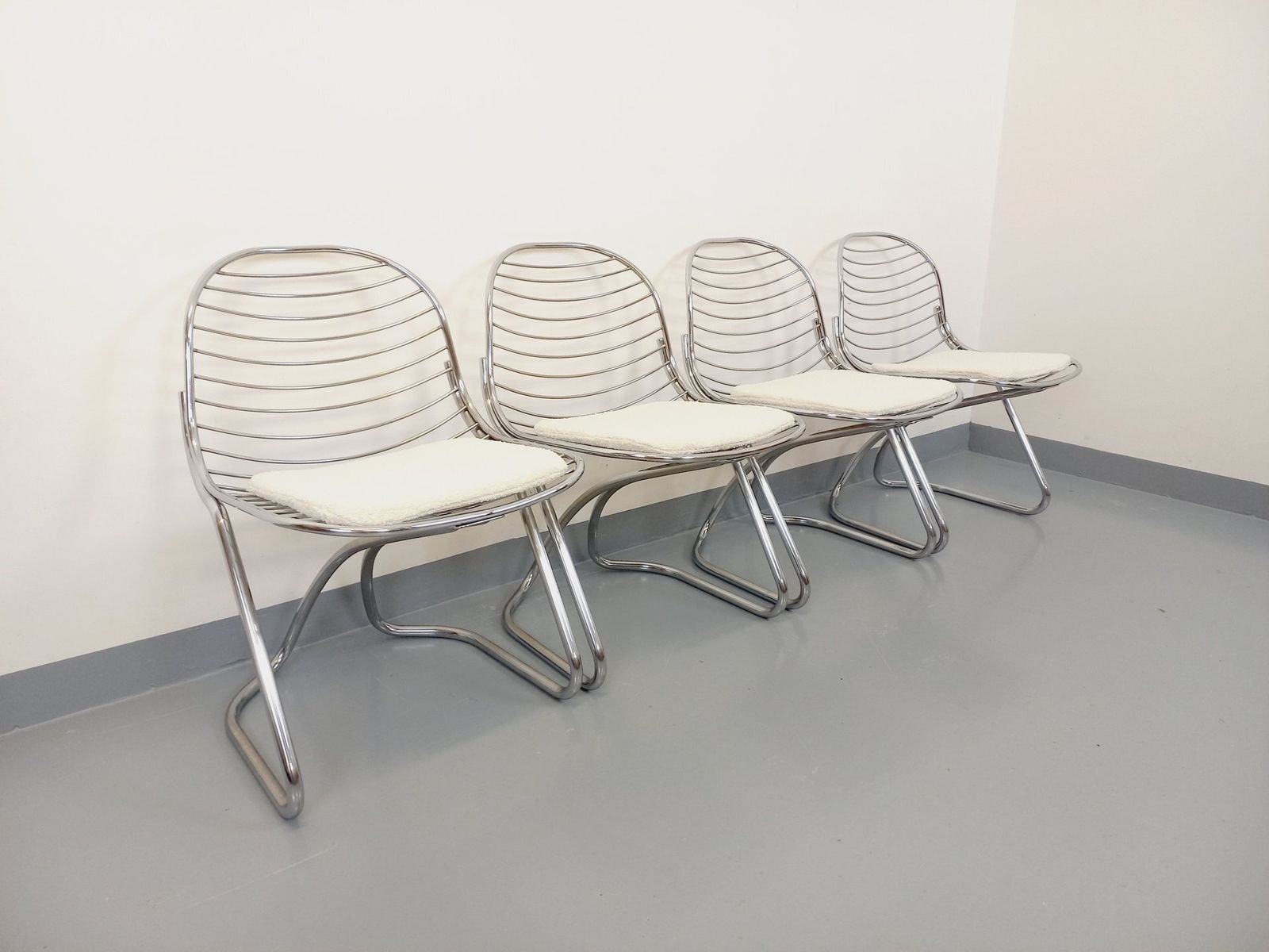 4 Italian Gastone Rinaldi Chairs In Chromed Metal