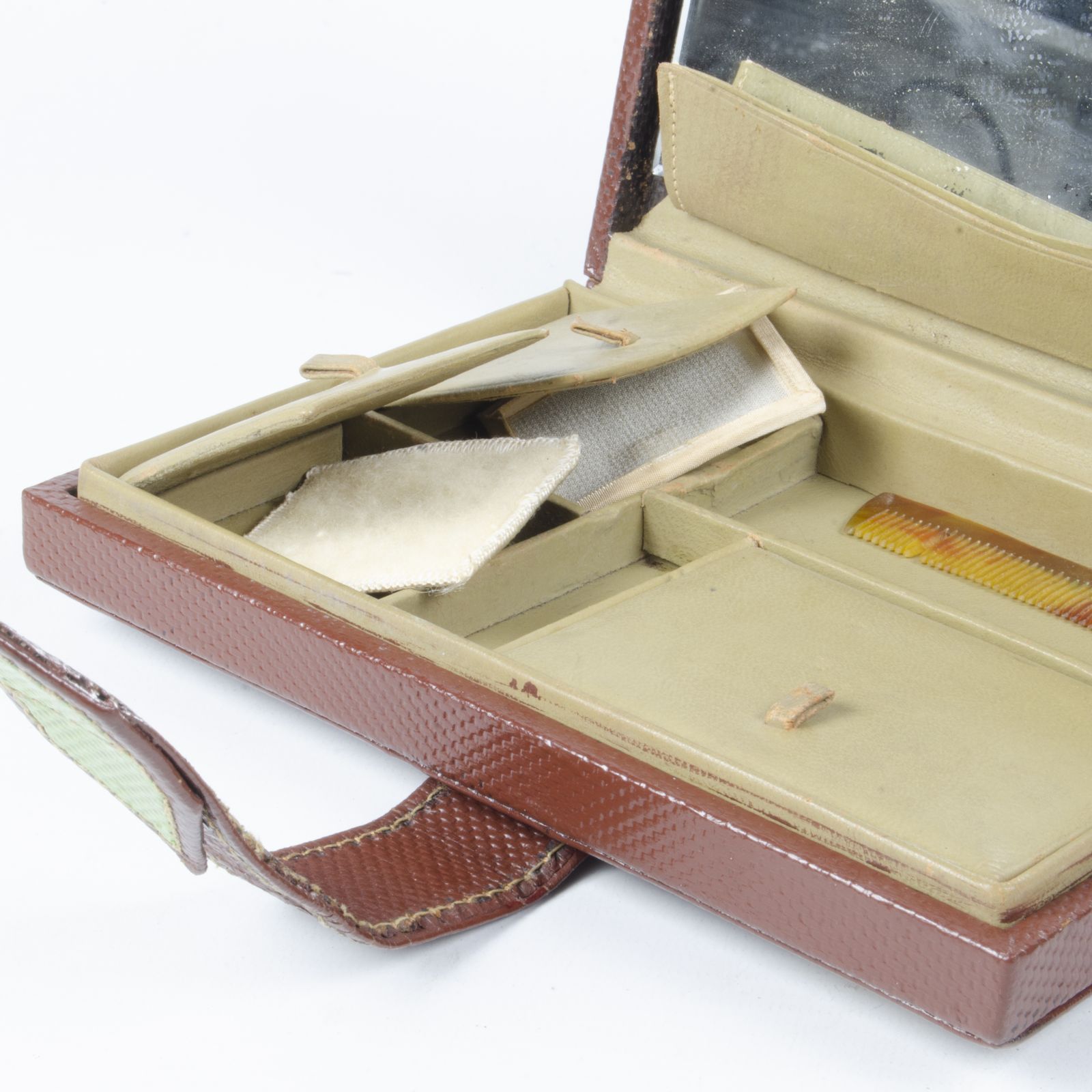 Mid 20th Century Modern Compact Leather Makeup/Vanity Wallet With Mirror By Hermès Paris, France photo Home Decor