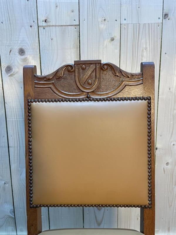 Suite De 8 Chaises Style Louis XIII   Haute époque En Cuir photo for sale