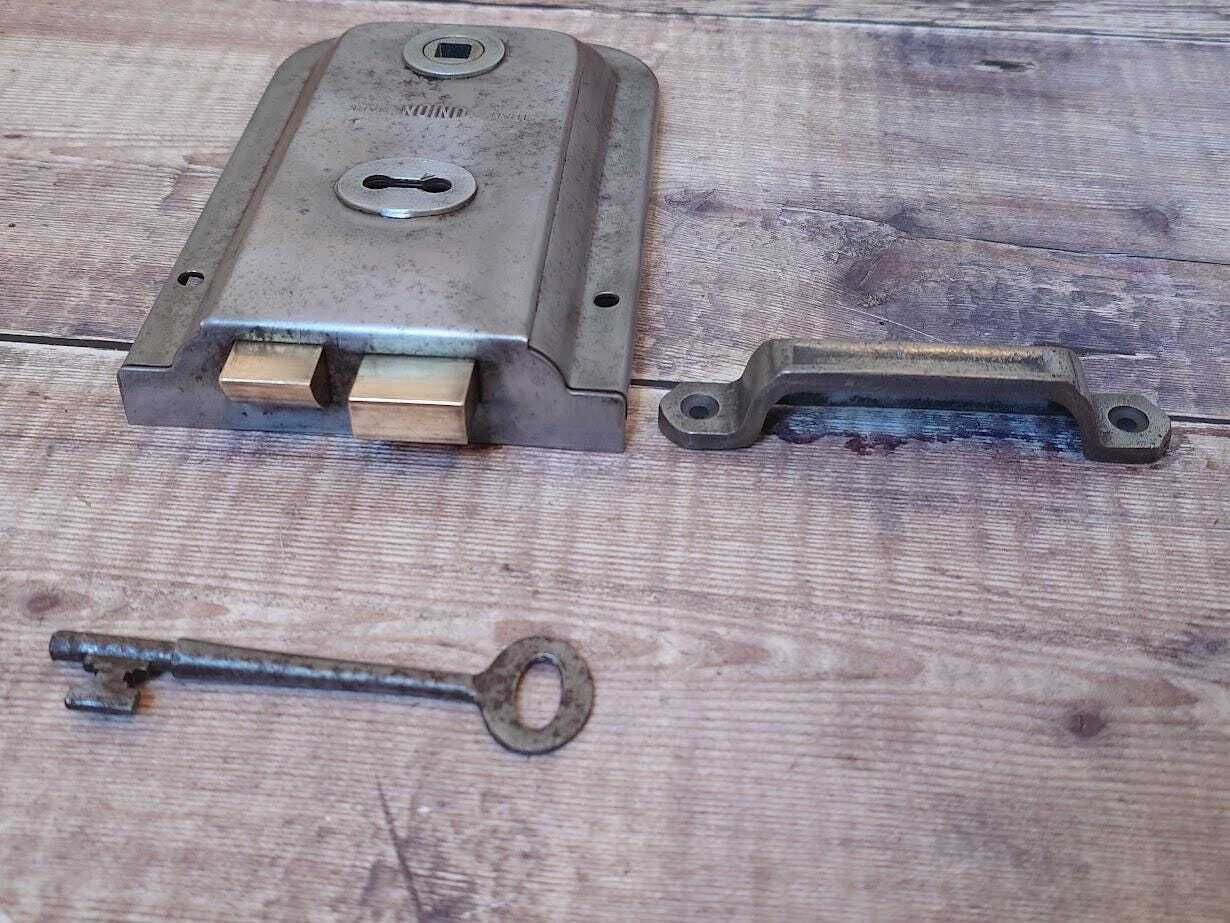 photo furniture Heavy Union Steel Lock With Iron Keep And Steel Key