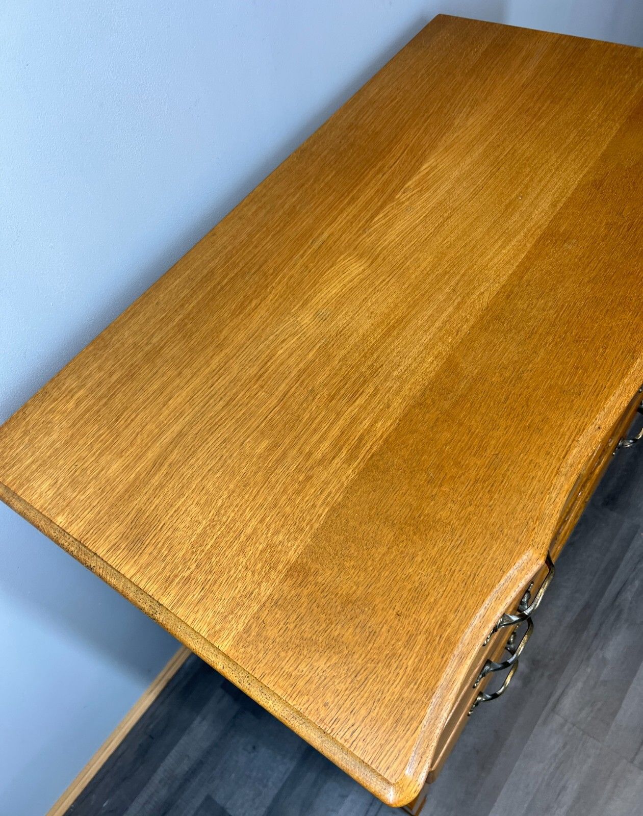 photo vintage Vintage French Oak Chest Of Drawers – 3 Drawer  Commode Cabinet  – Lot 3727