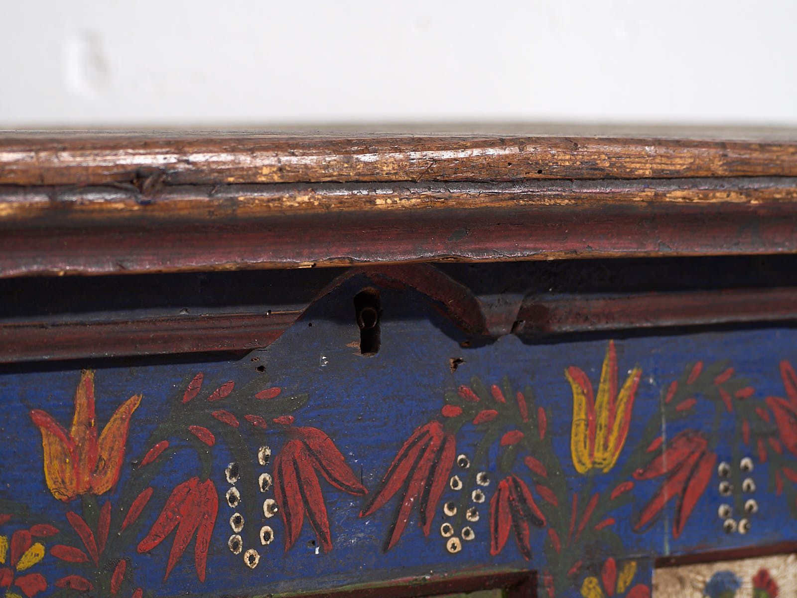 Antique Blue Trunk With Hand Painted Floral Details (C.1870) #2 photo vinterior
