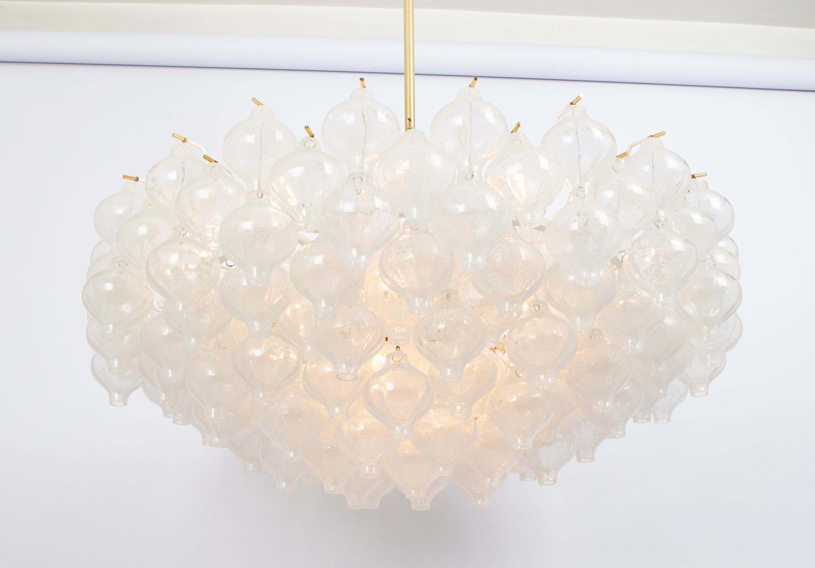 1 Of 2 Extra Large Tulipan Glass Chandelier By Kalmar, Austria, 1960s photo buy