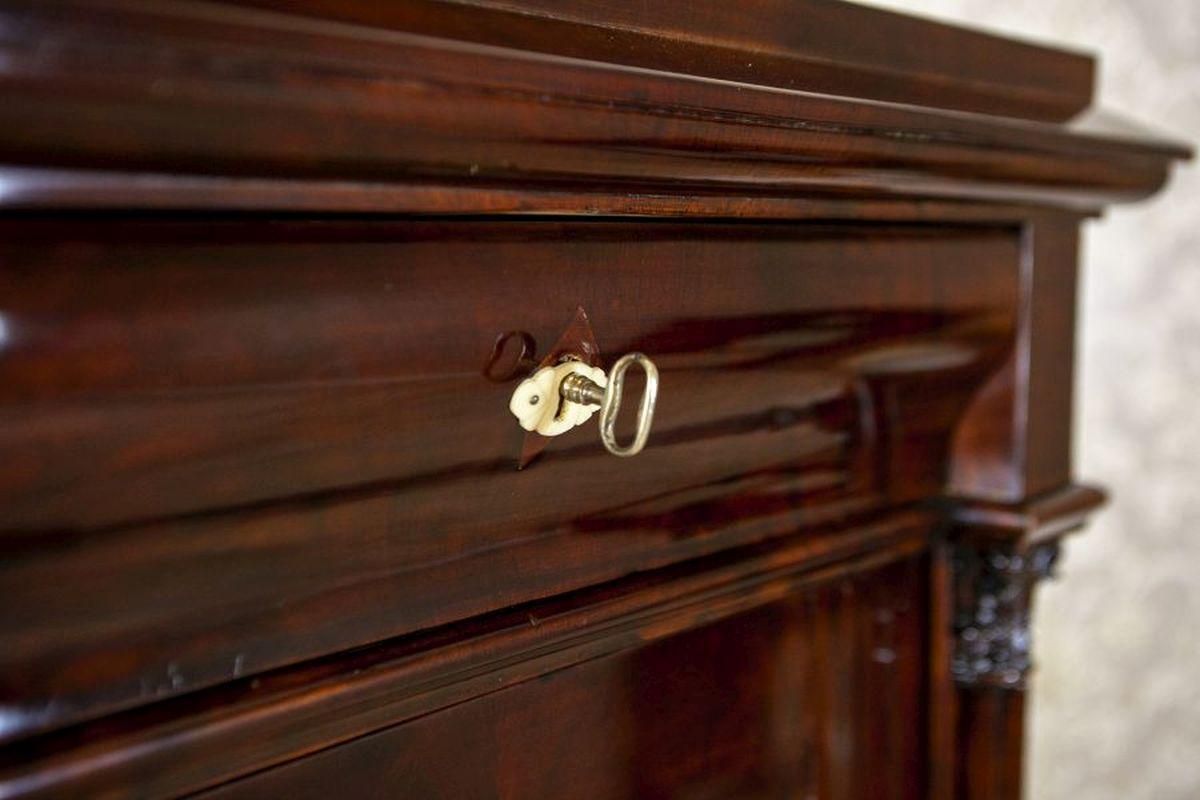 photo furniture Biedermeier Mahogany Veneer Corner Cabinet, Circa 1870