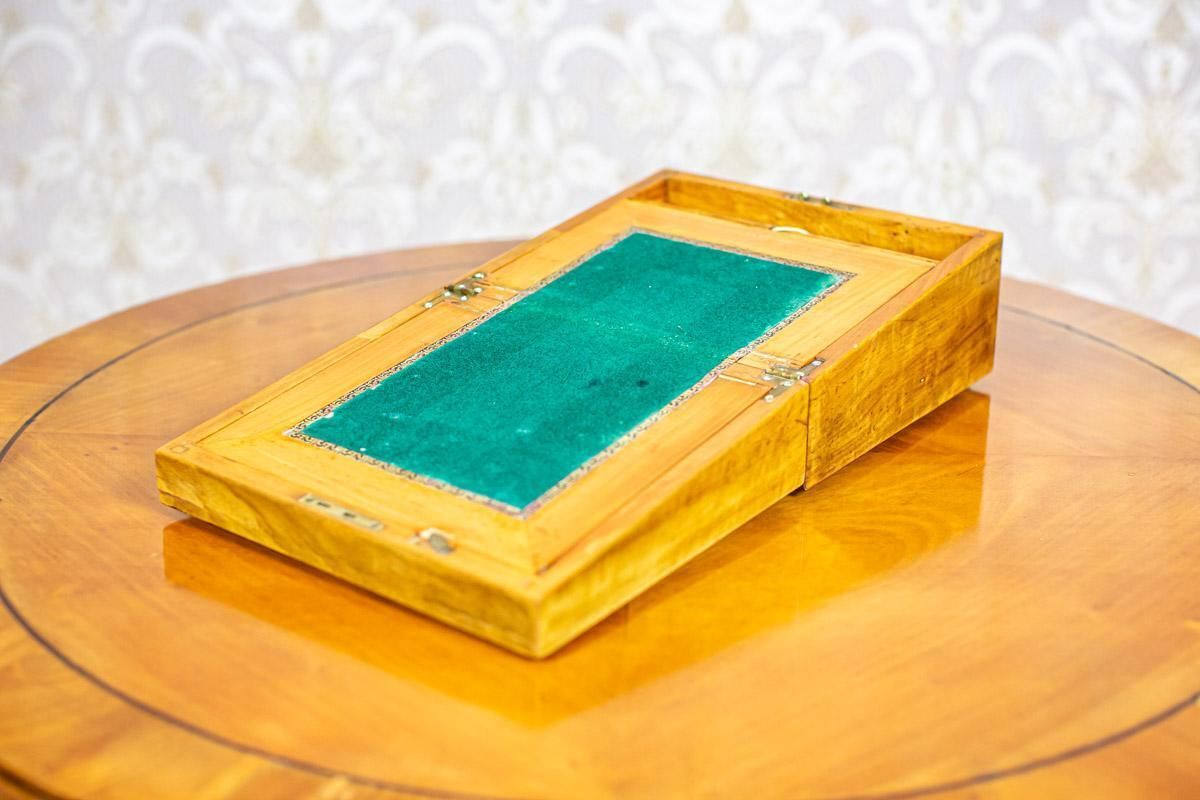 photo vinterior 19th Century Pine Lap Desk Inlaid With Mother Of Pearl