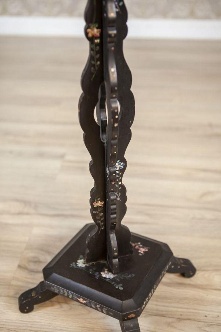 Inlaid Oriental Tea Table From The Early 20th Century photo vinterior