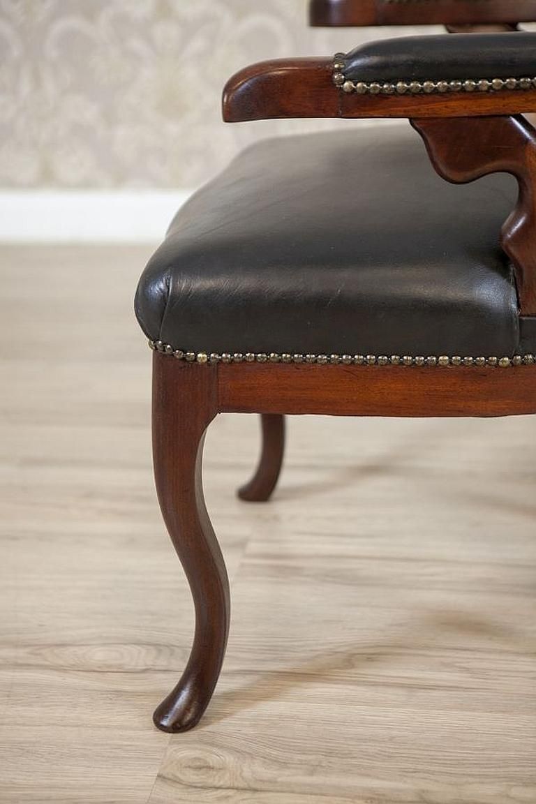 photo vinterior Walnut Armchair From The Late 19th Century In Black Leather