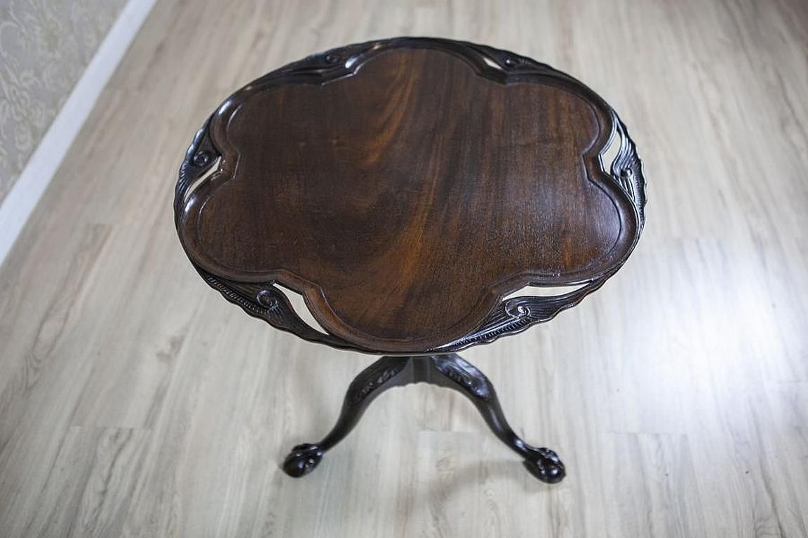 English Walnut Side Table From The Late 19th Century With Tilted Top photo 1204.0