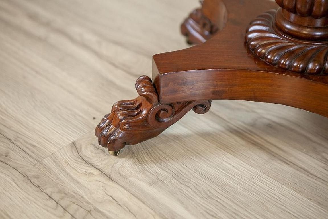 photo vintage Victorian Mahogany Wood And Veneer Sewing Table Circa 1850