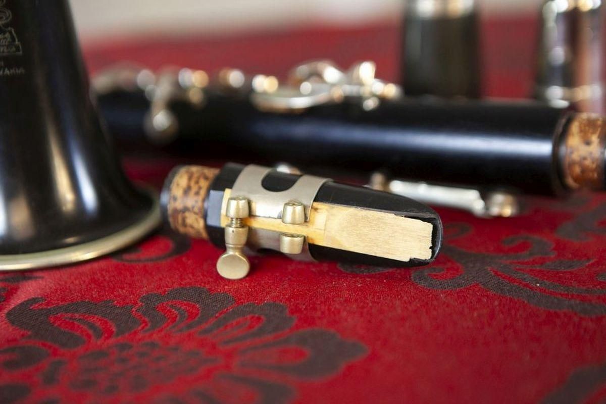 Czechoslovakian Lignatone Clarinet From The Mid. 20th Century photo vinterior