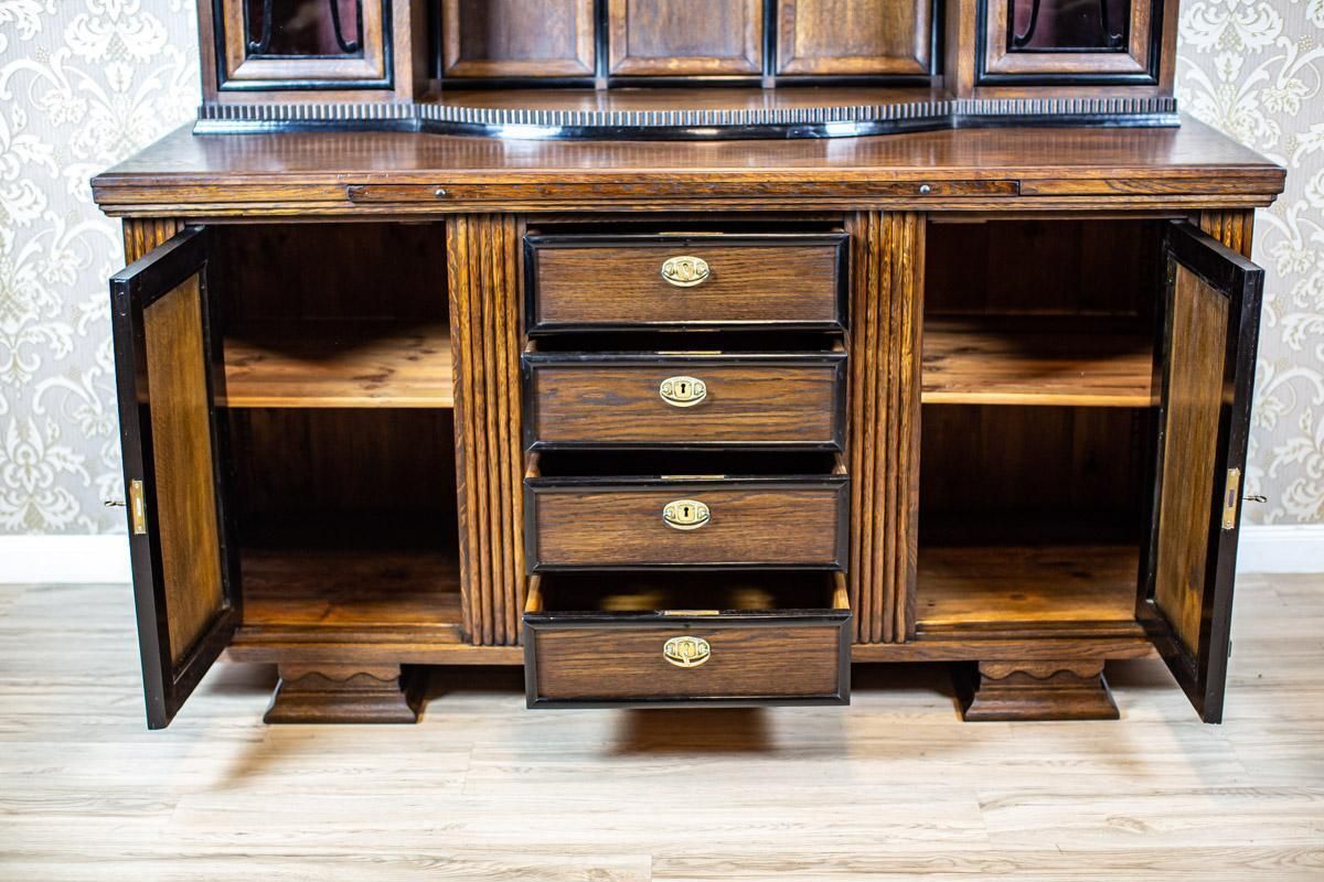 photo vintage Grand Oak Veener Buffet From The Interwar Period
