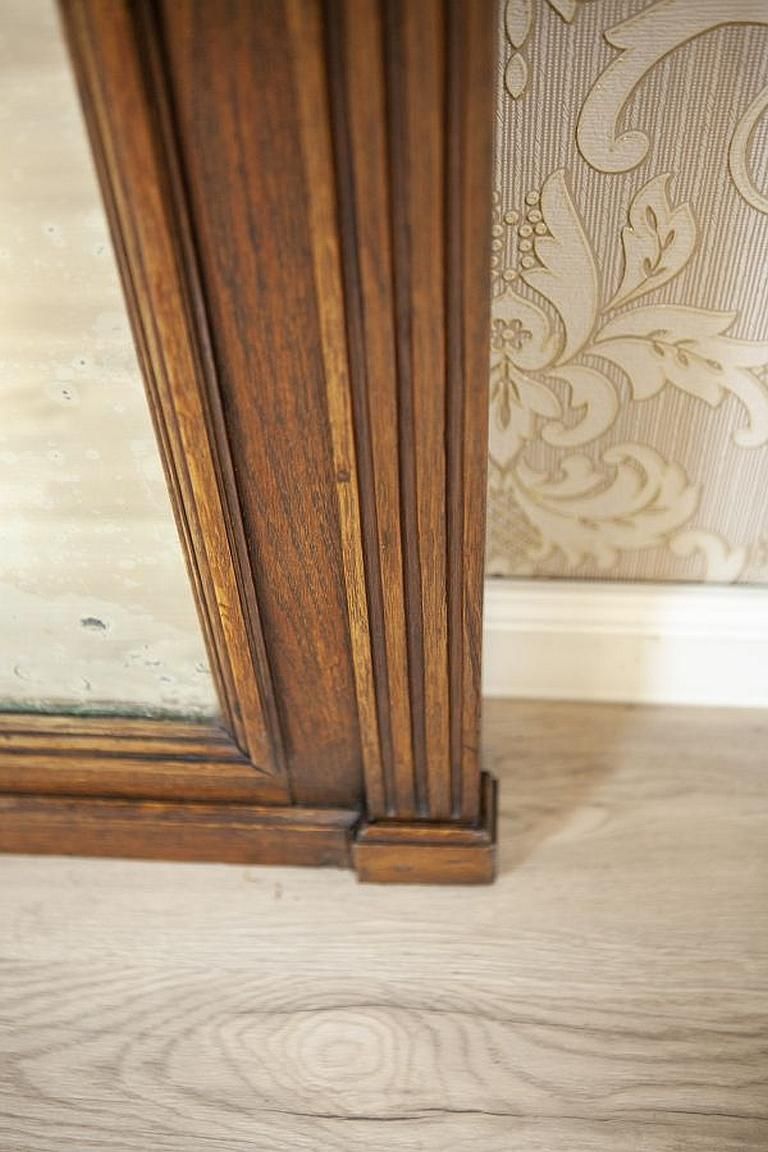 photo furniture Renaissance Revival Mirror From The Early 20th Century In Brown Oak Frame