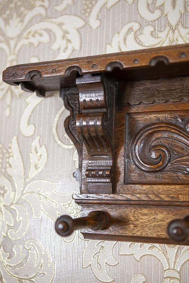 photo furniture Oak Coat Rack From The Early 20th Century In Dark Brown