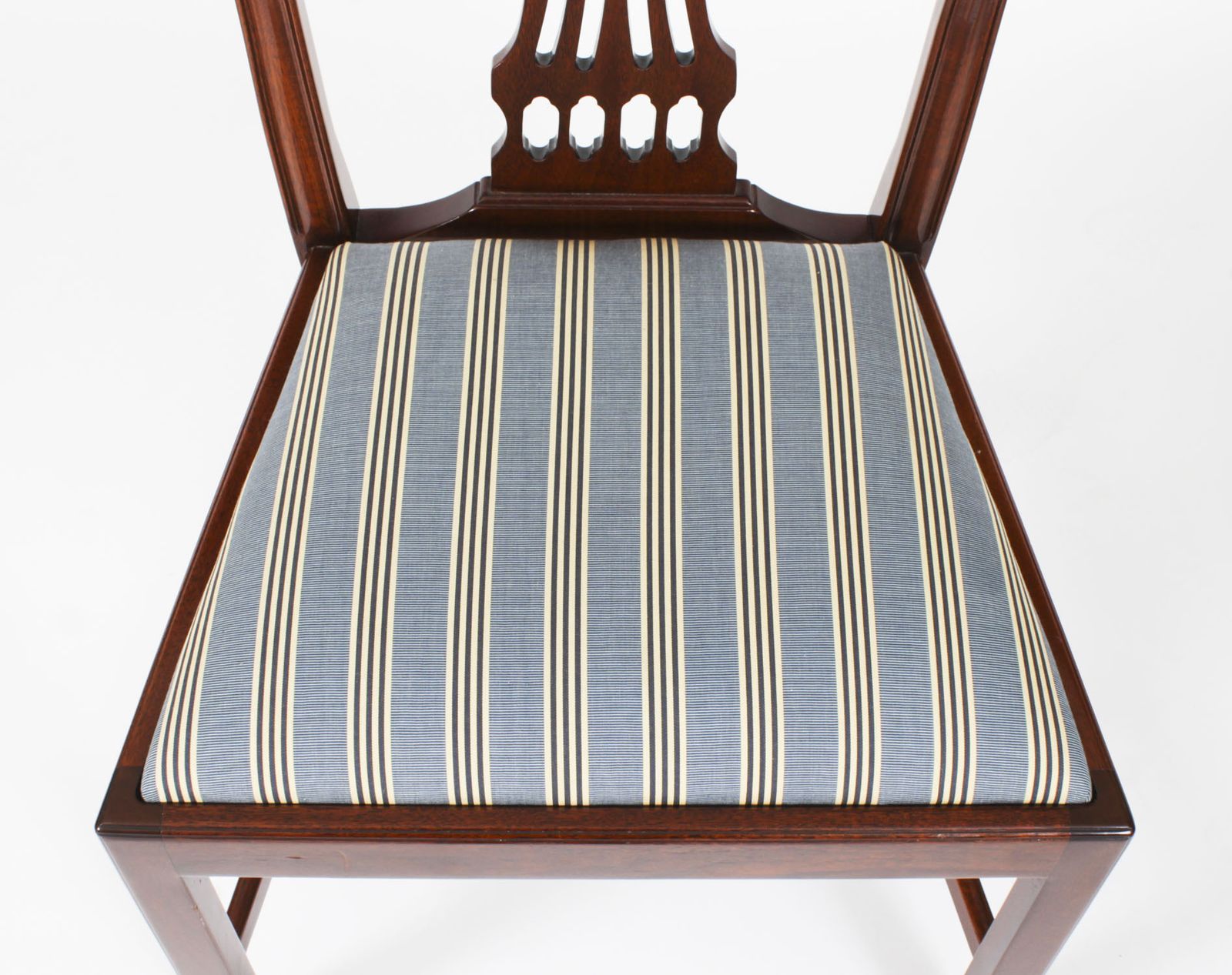photo for sale Vintage Oval Dining Table Set By William Tillman 20th Century