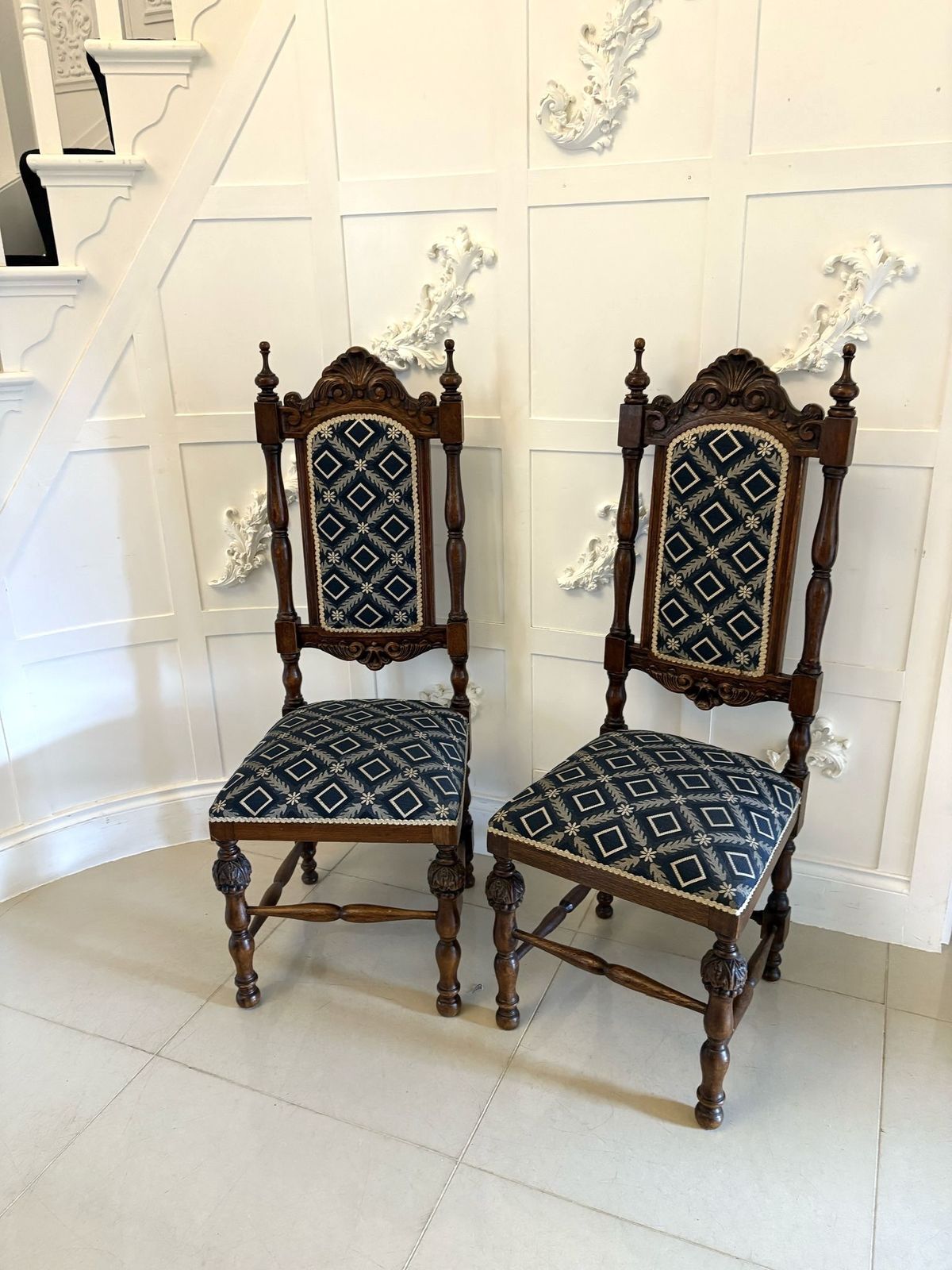 photo vinterior Antique Quality 19th Century Pair Of Carved Oak Side Chairs