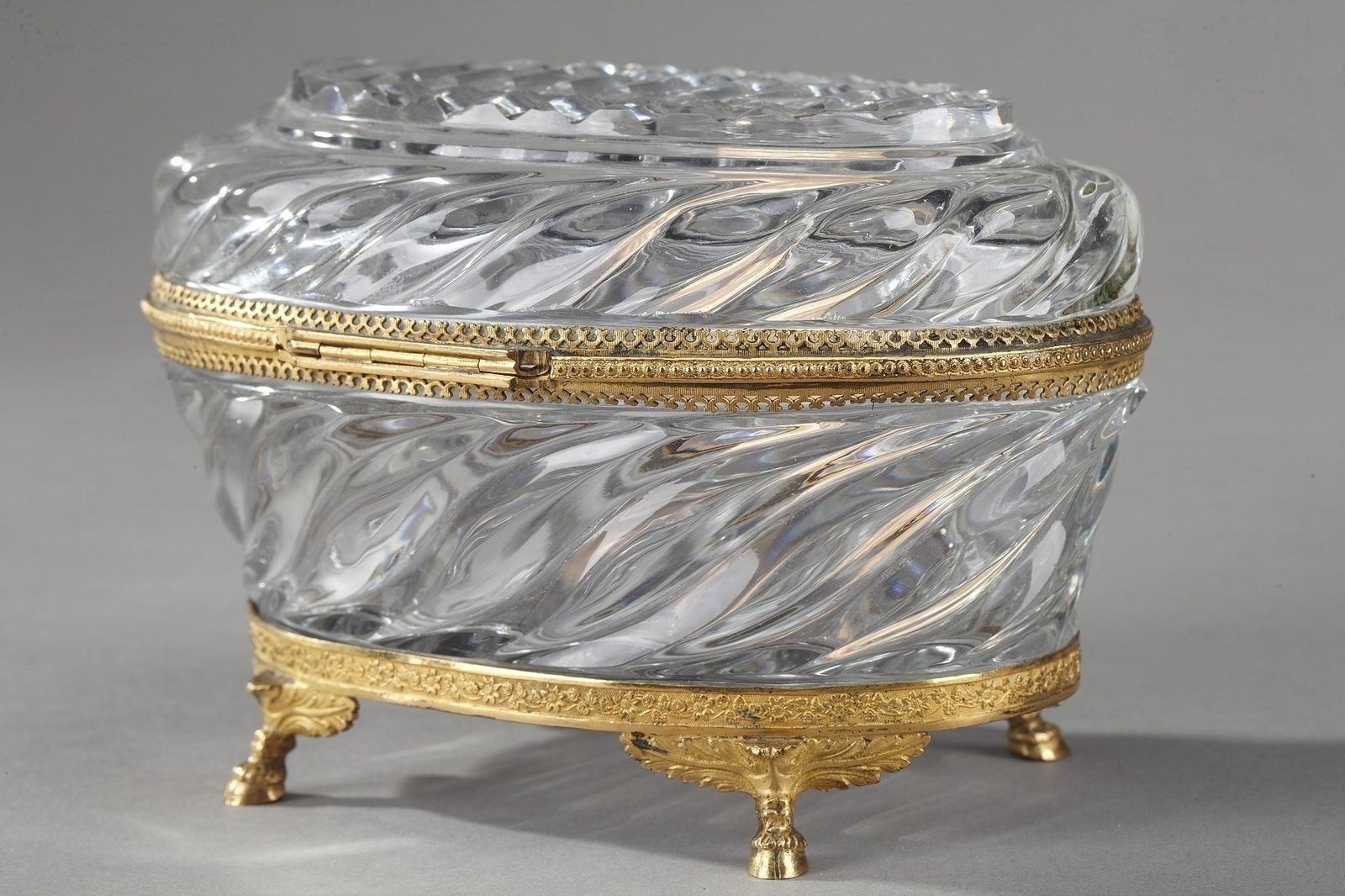 photo for sale Coffret à bijoux d'époque Charles X en cristal taillé et ormolu