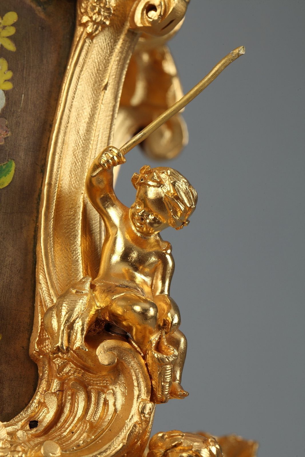 Pendule de cheminée rocaille en ormolu à décor floral, fin du XIXe siècle photo vintage