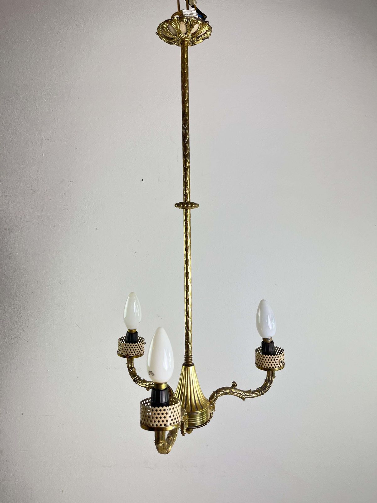 photo furniture Mid Century 3 Light Brass And Glass Chandelier  Attributed To Stilnovo 1950s