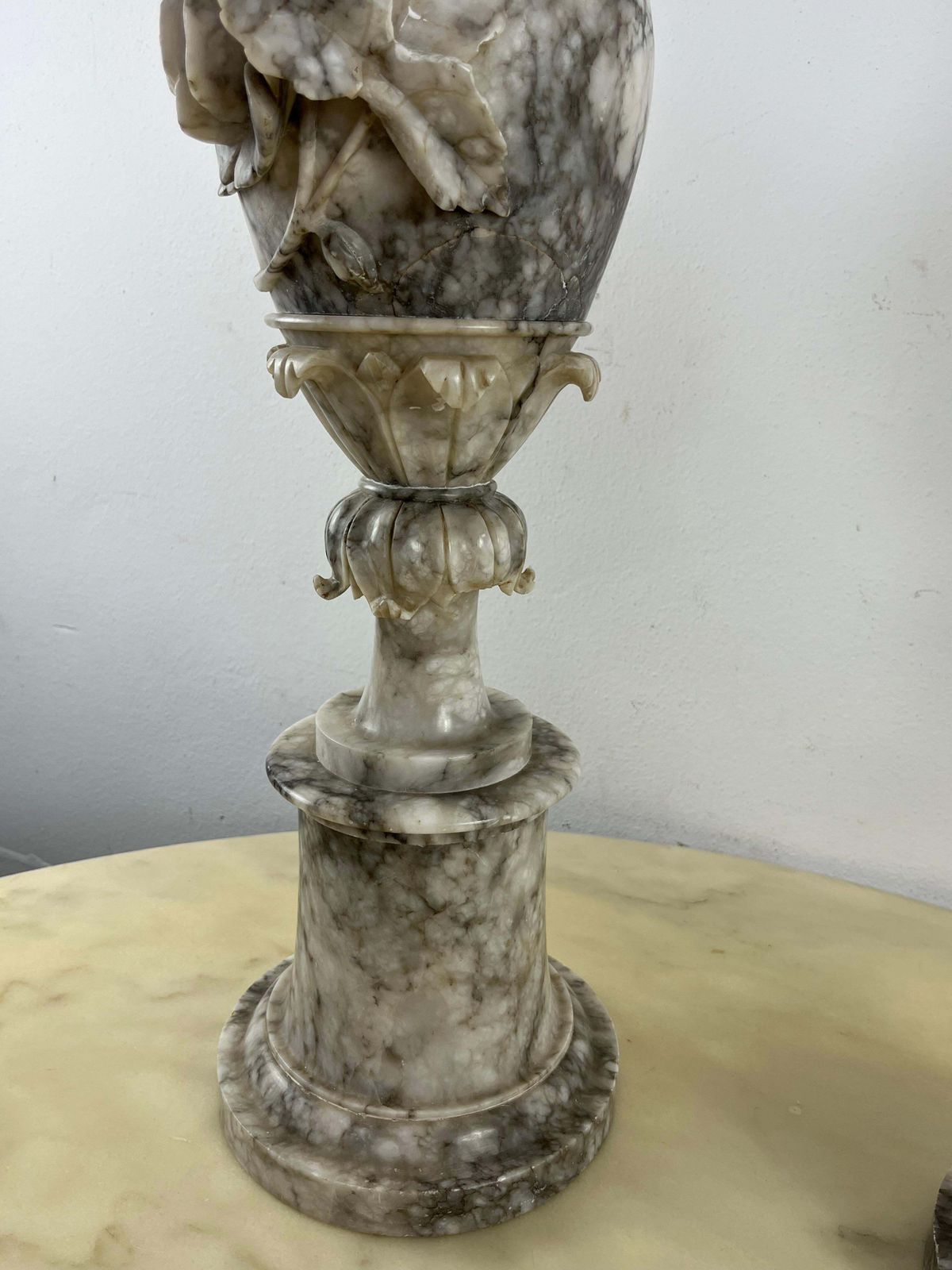 Set Of 2 Large Italian Alabaster Vases Mid Century 1930s photo vinterior