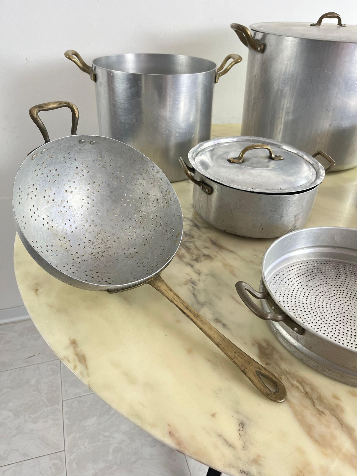 Set Of 7 Mid Century Aluminum And Copper Cooking Pots, Italian Production, 1930s photo vinterior