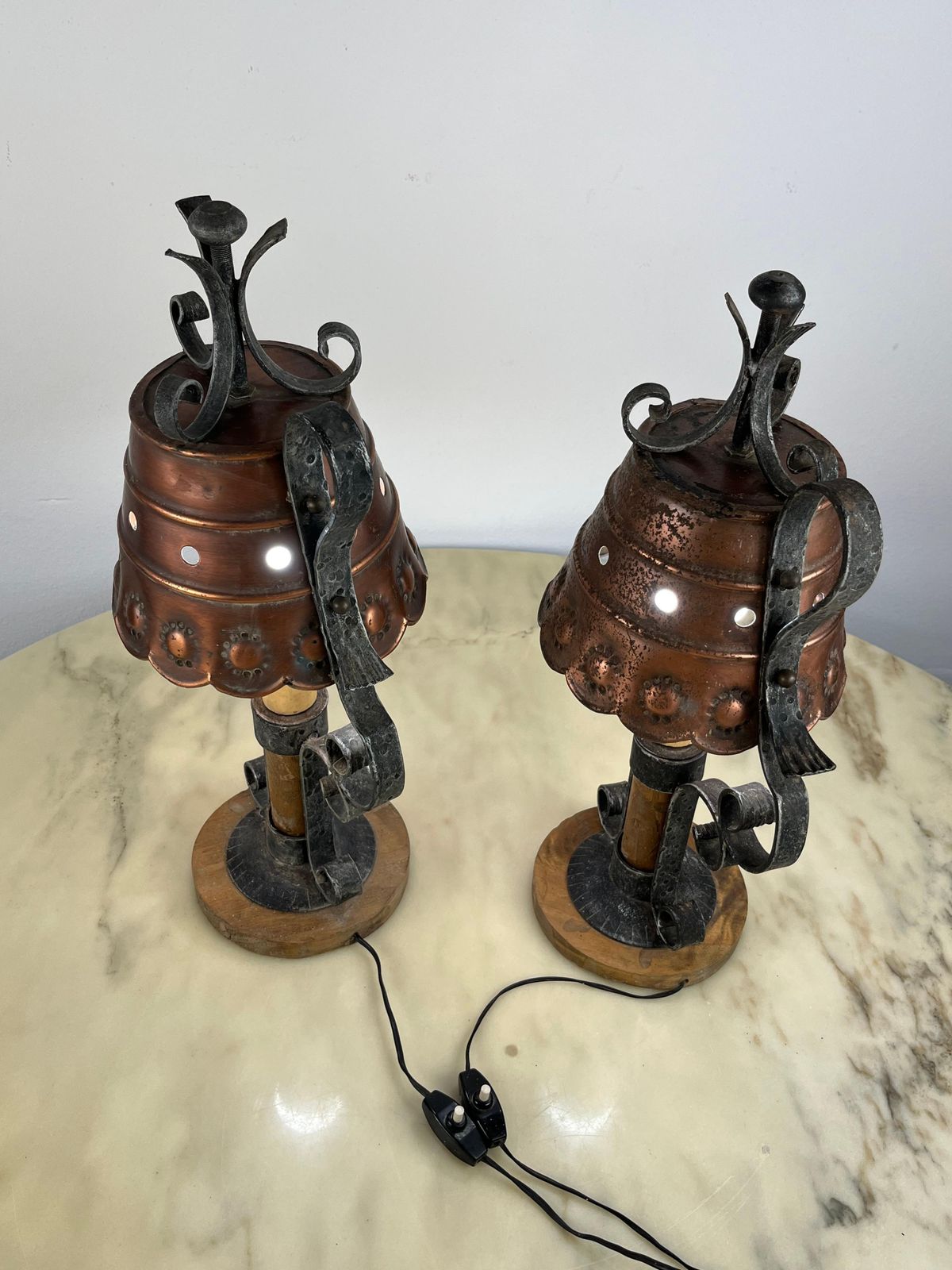 photo vintage Set Of 2 Mid Century Brutalist Style Table Lamps Italian Design 1960s