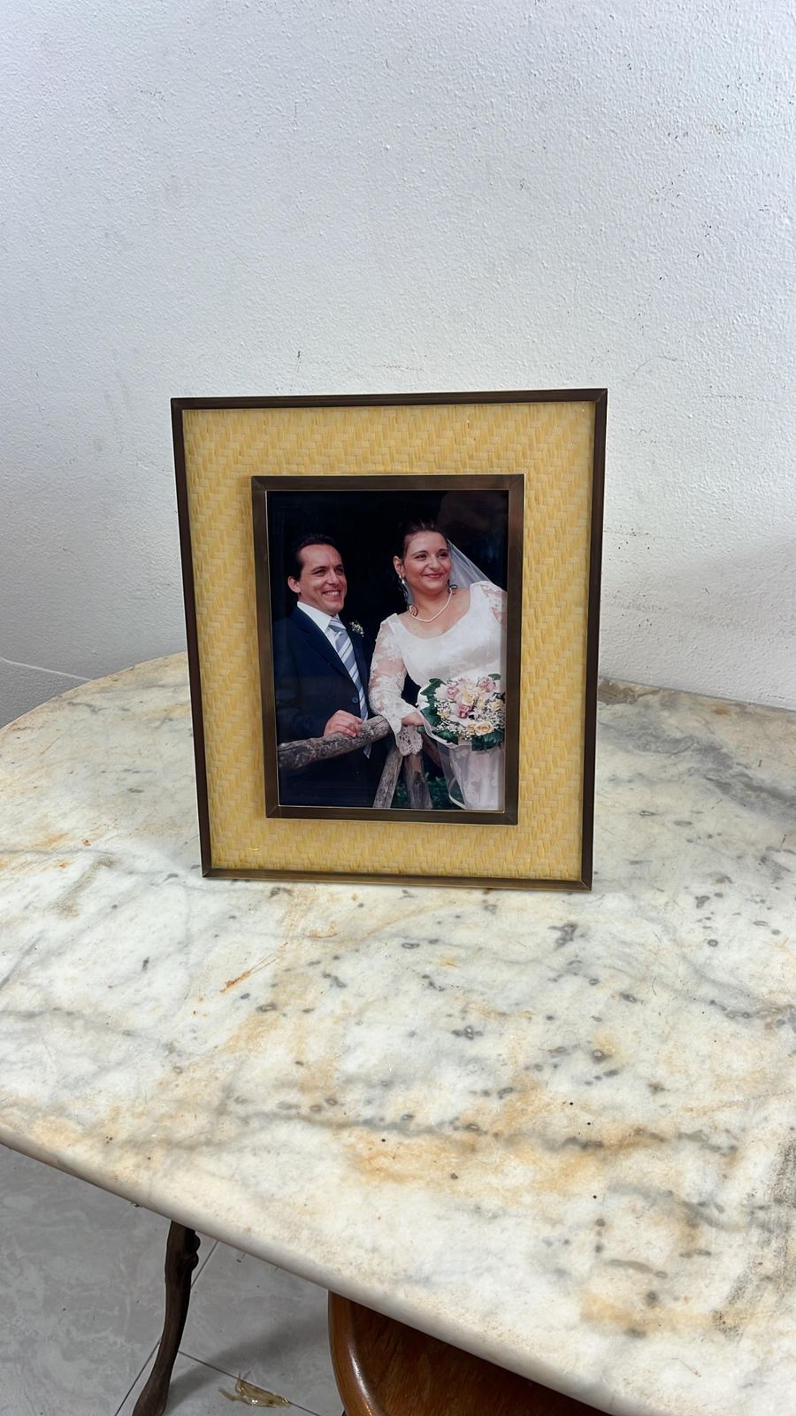 photo vintage Large Mid Century Italian Rattan And Brass Photo Holder, 1960s