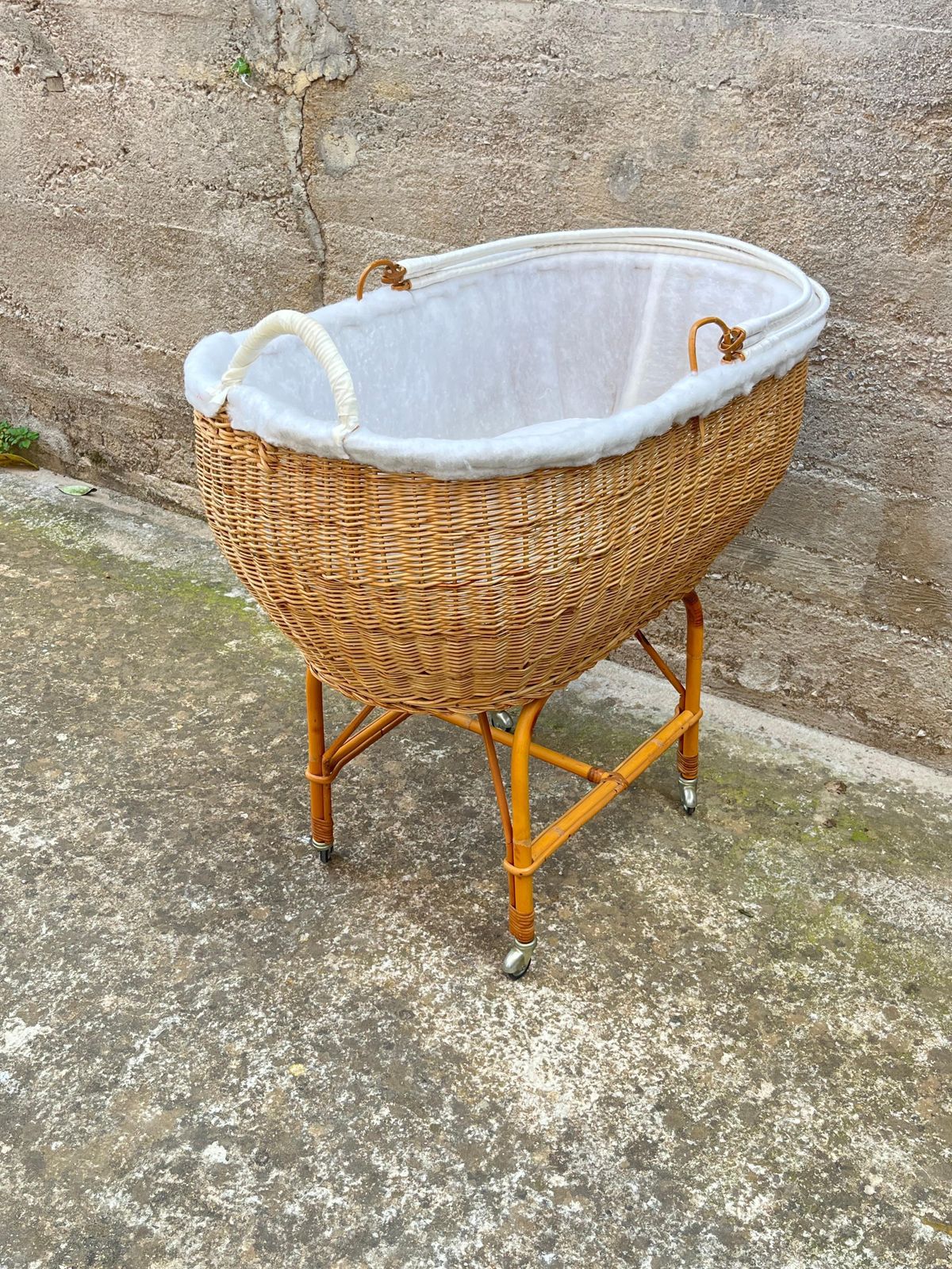 Mid Century Wicker And Bamboo Cradle, Made In Italy, 1967 photo vintage