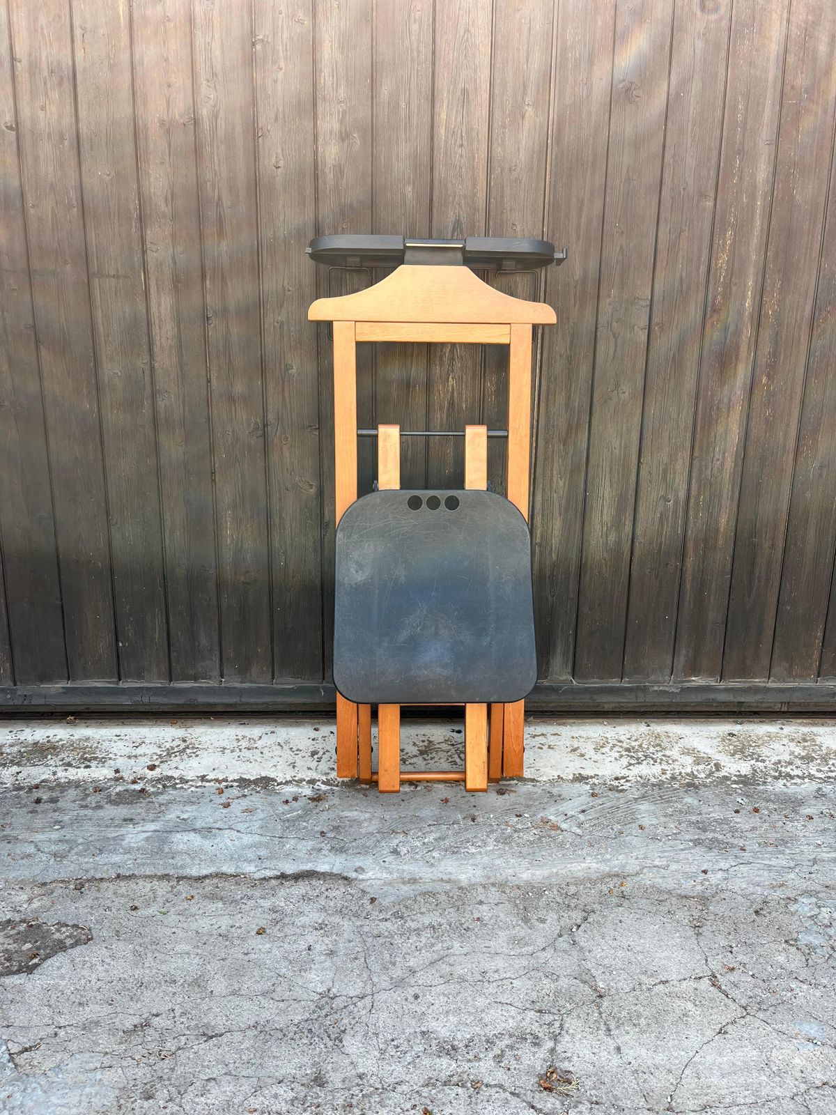 photo furniture Valet/Foldable Clothes Hanger, With Seat, "Foppapedretti", Made In Italy 1980s