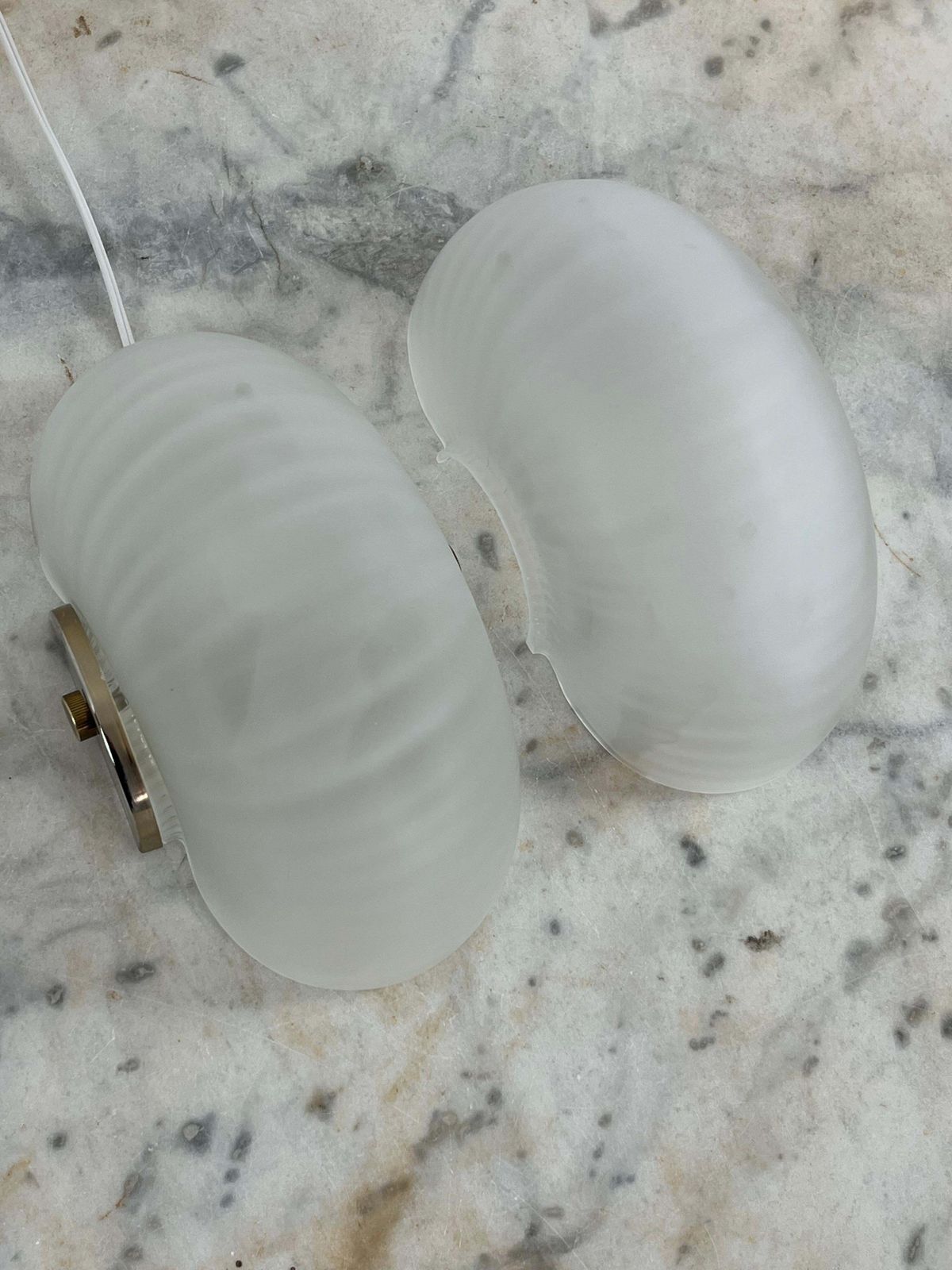 photo vinterior Set Of 2 Mid Century Murano Glass And Brass Shell Wall Lamps, Veluce 1960s