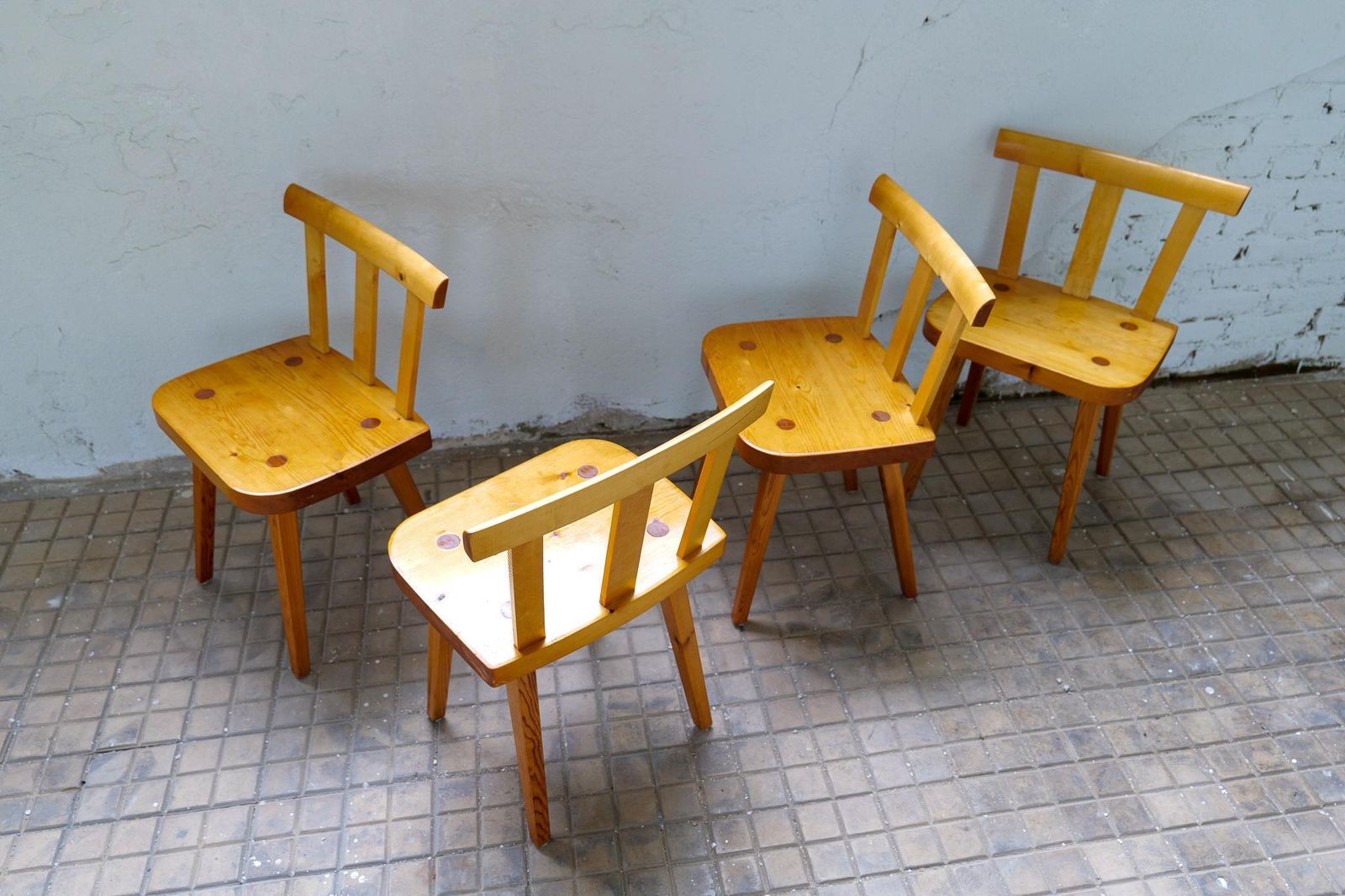 4190.0 Swedish Modern Set Of 4 Dining Chairs In Pine photo