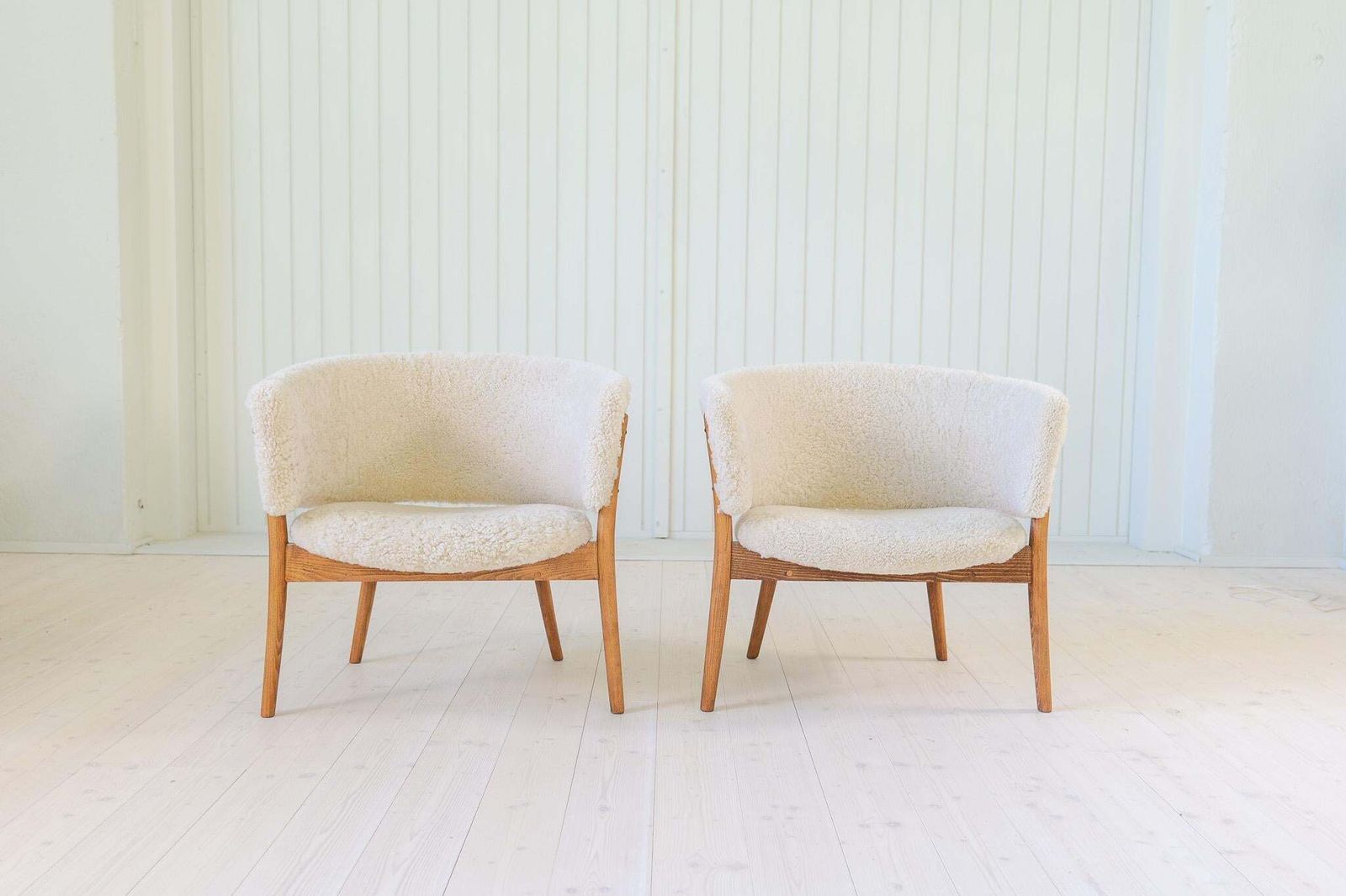 photo vinterior Mid Century Lounge Chairs In Sheepskin/Shearling And Stained Wood, Sweden, 1962