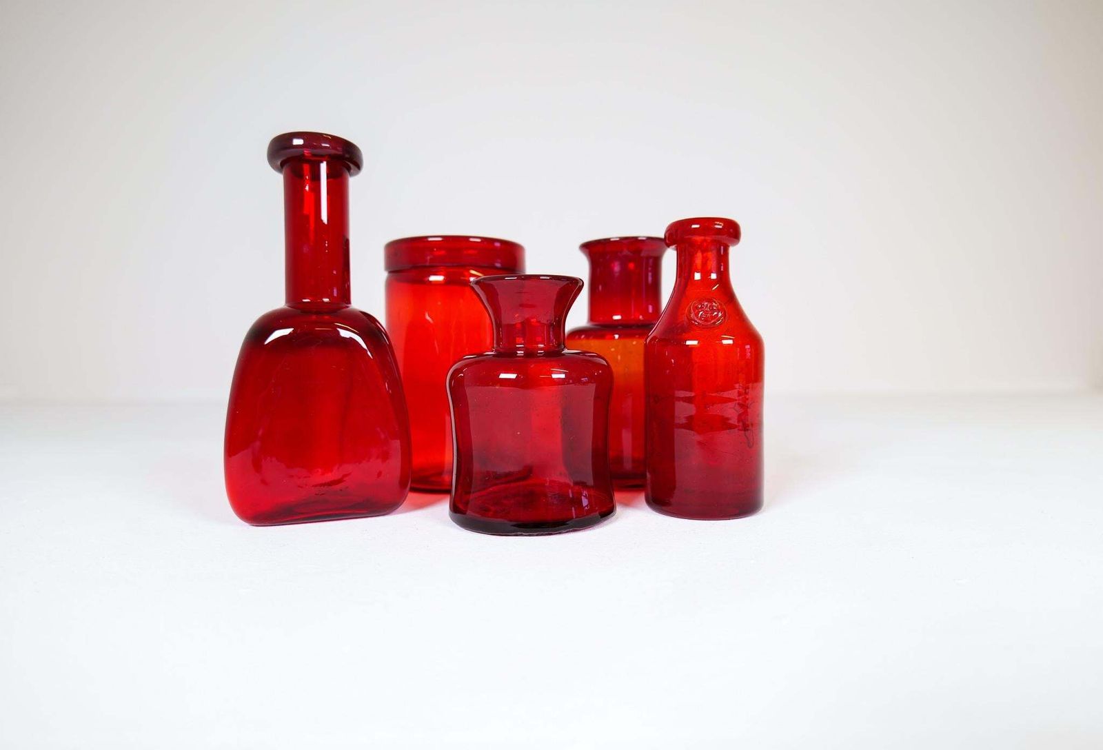 Mid Century Collection Of Five Rare Red Vases By Erik Hoglund, Sweden, 1960s photo 1881.0