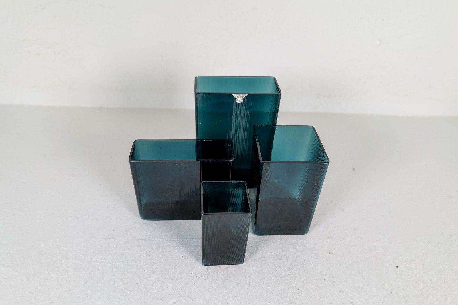 photo vintage Midcentury Modern Collection Of Ten "Ice" Gullaskruf Vases, Sweden, 1960s