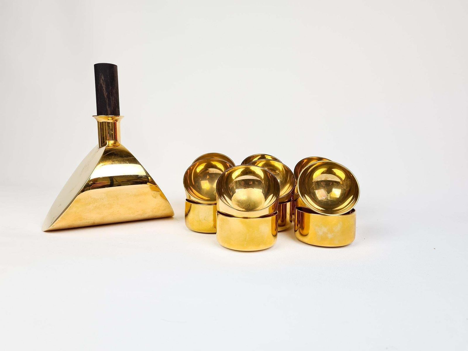 Collection Of Decanter And Bowls In Brass Pierre Forsell Skultuna, Sweden, 1970s photo vinterior