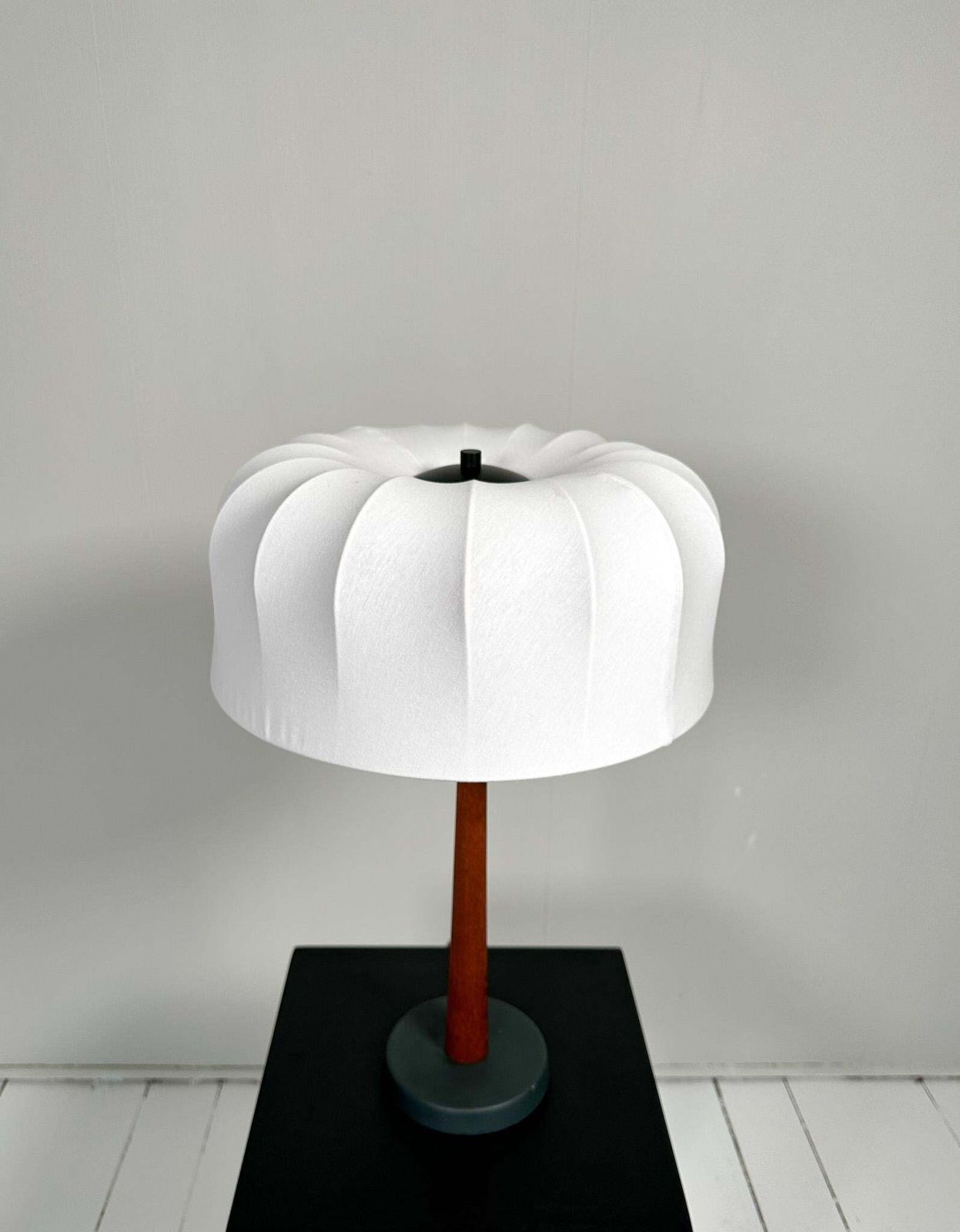 Midcentury Teak And Cotton Table Lamp By Einar Bäckström, Sweden, 1950s photo 1522.0
