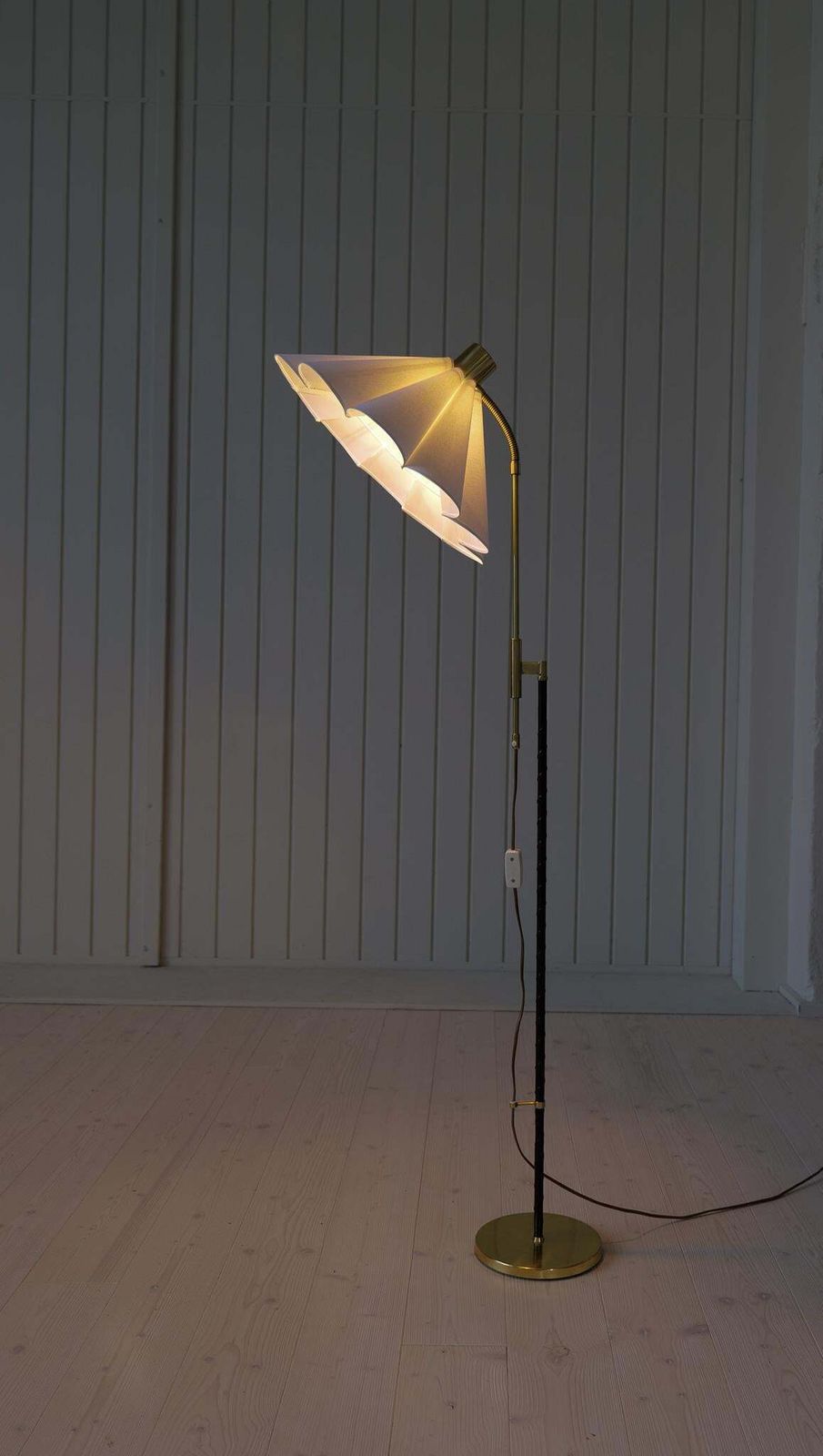 photo vinterior Mid Century Modern Floor Lamp Möllers Armatur Sweden, 1960s