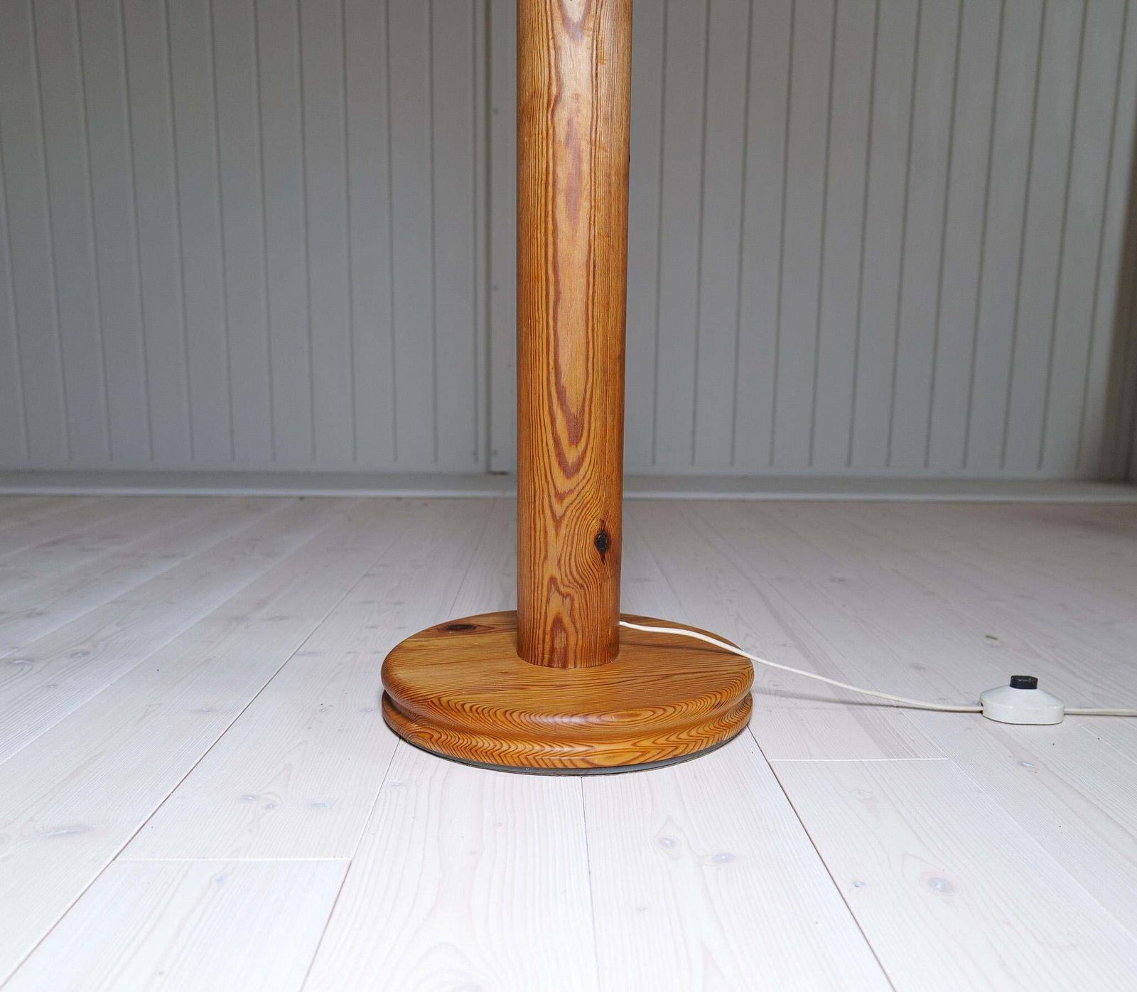 photo for sale Scandinavian Modern Sculptural Floor Lamp In Pine Uno Kristiansson, Sweden 1970s