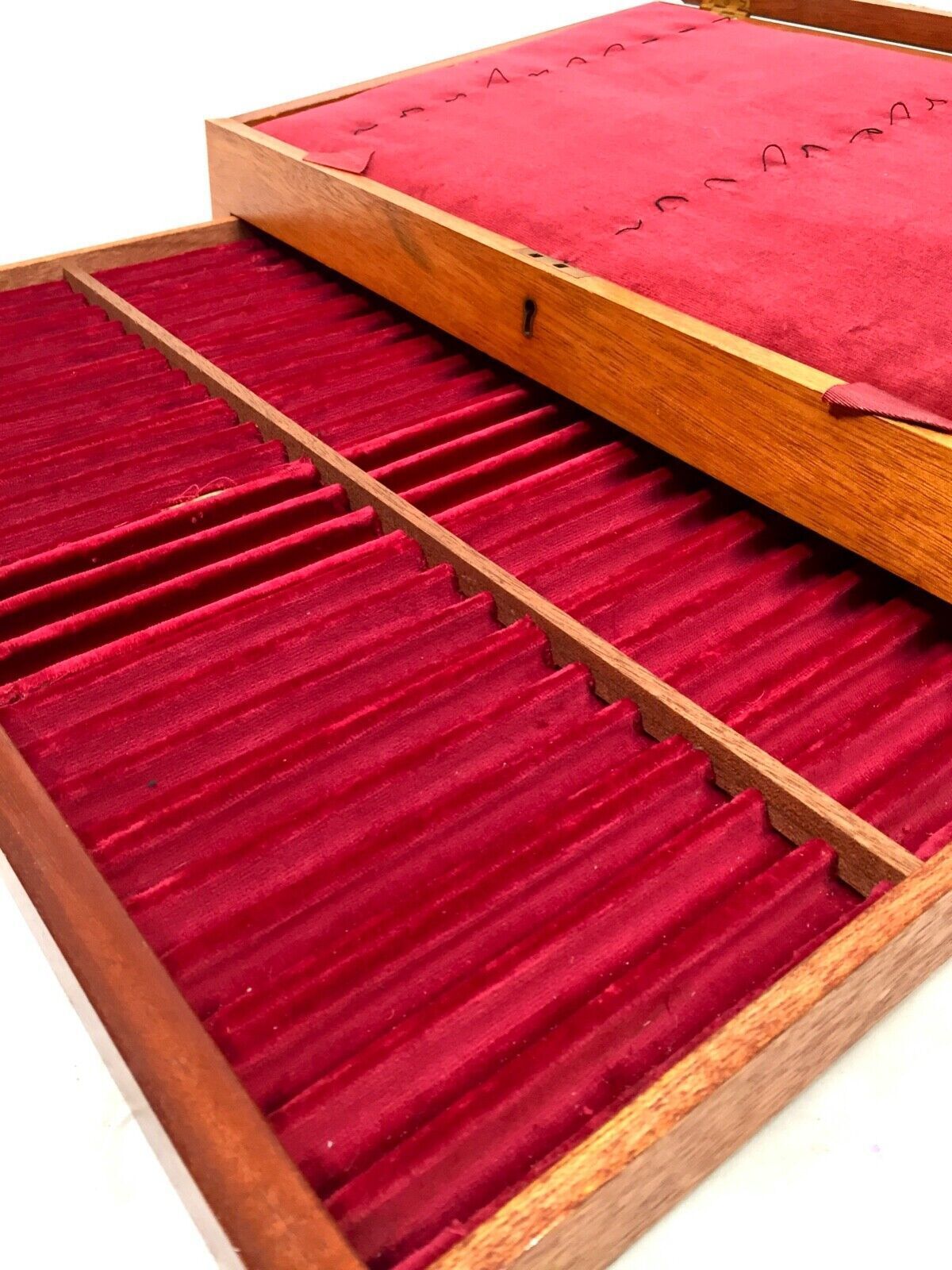 349.0 Antique Wooden Tabletop Pen Collectors Cabinet / Display Presentation Box C.1950 photo