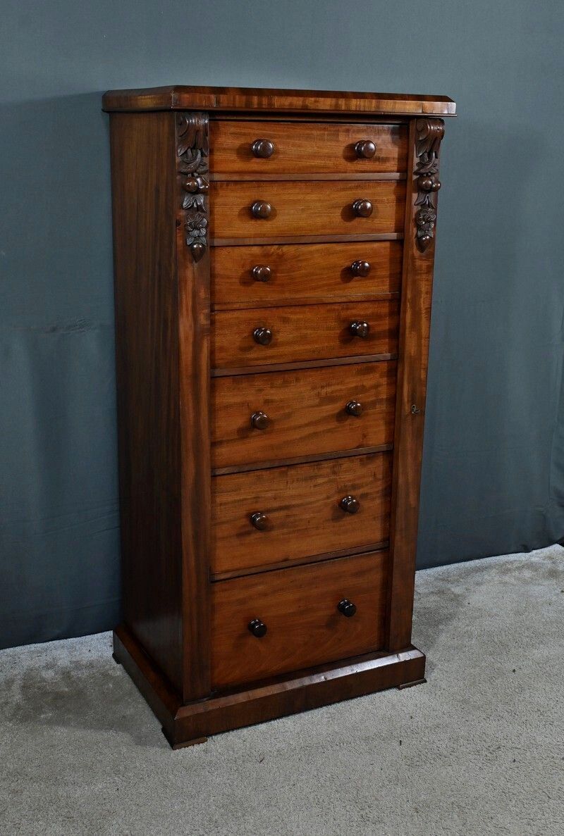 Small Wellington Mahogany Secretary, Victorian Period, England – Part 2 Of The 19th Century