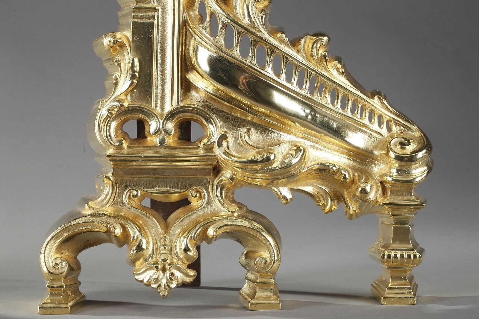 photo for sale Chenets de cheminée Napoléon III de style Rocaille en bronze doré
