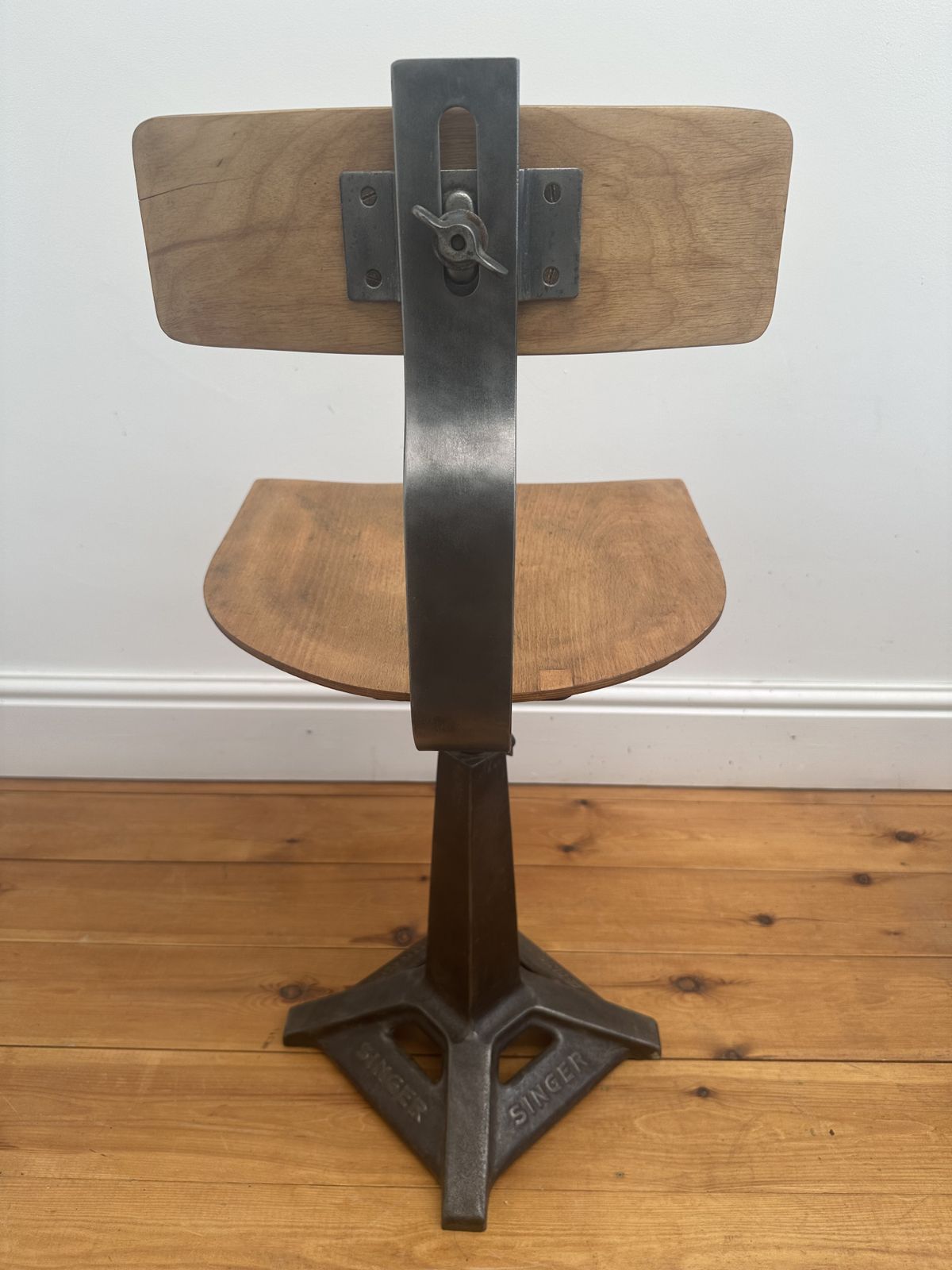 Set Of 6 Newly Refurbished Singer Sewing Machinist Chairs photo buy